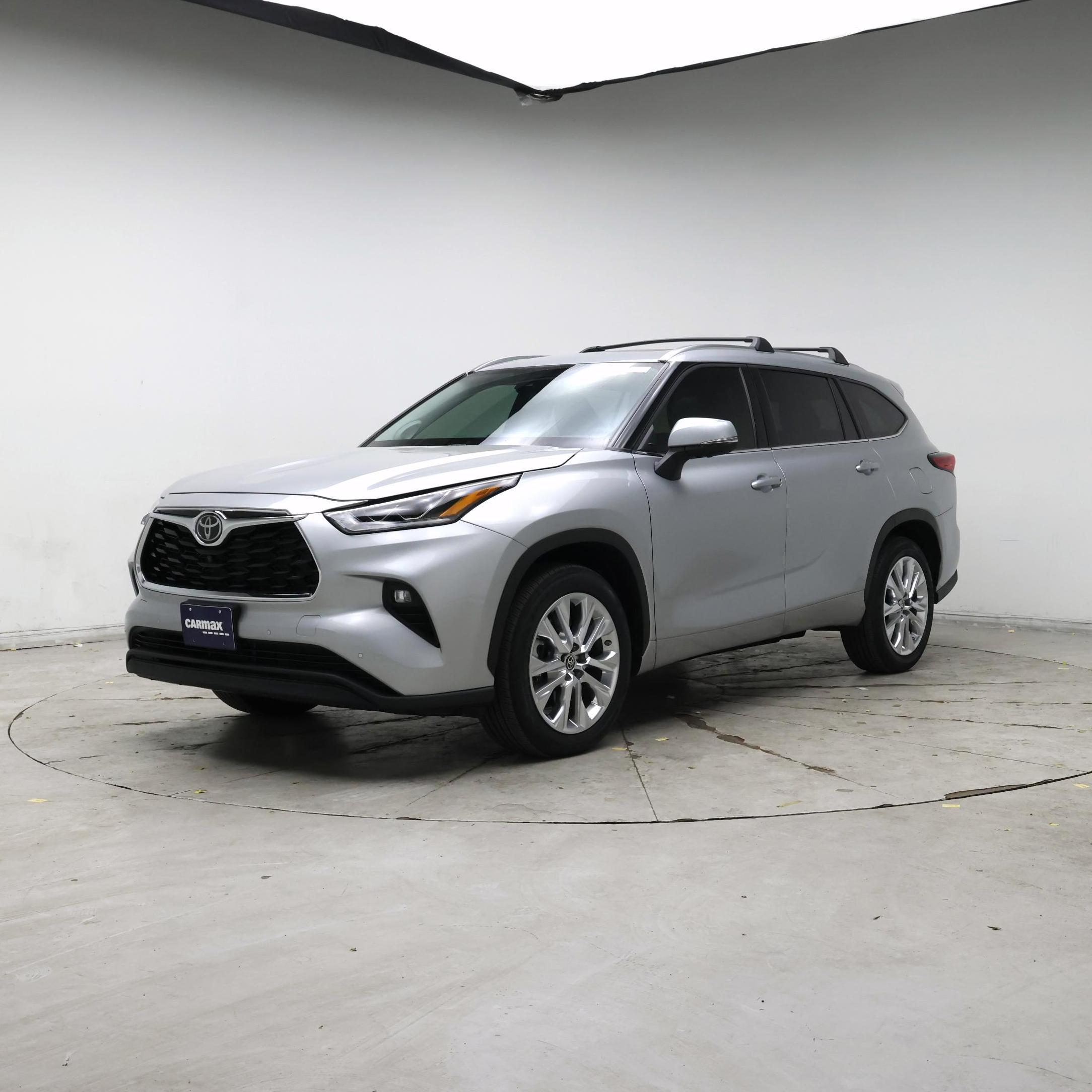 Thumbnail: 2023 Toyota Highlander - 4