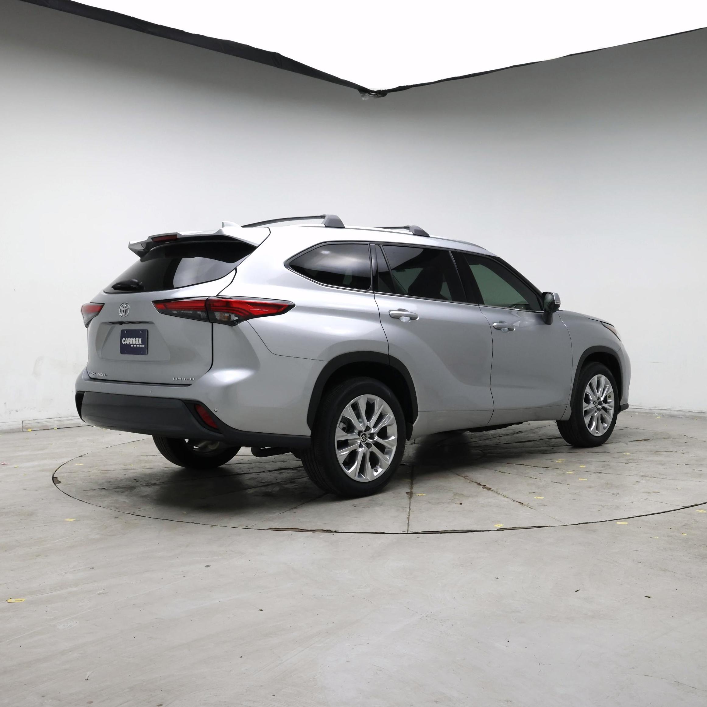 Thumbnail: 2023 Toyota Highlander - 8