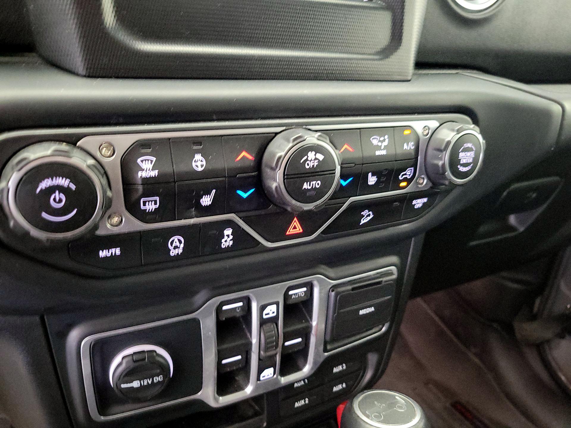 Thumbnail: 2018 Jeep Wrangler - 16