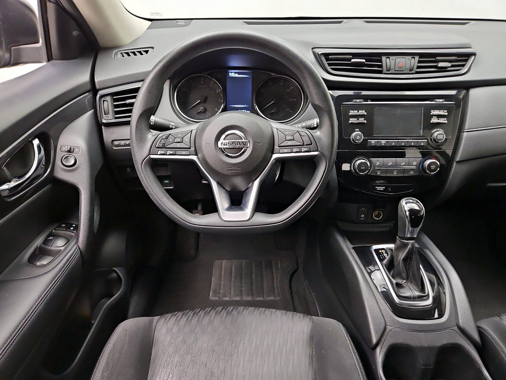 Thumbnail: 2017 Nissan Rogue - 10