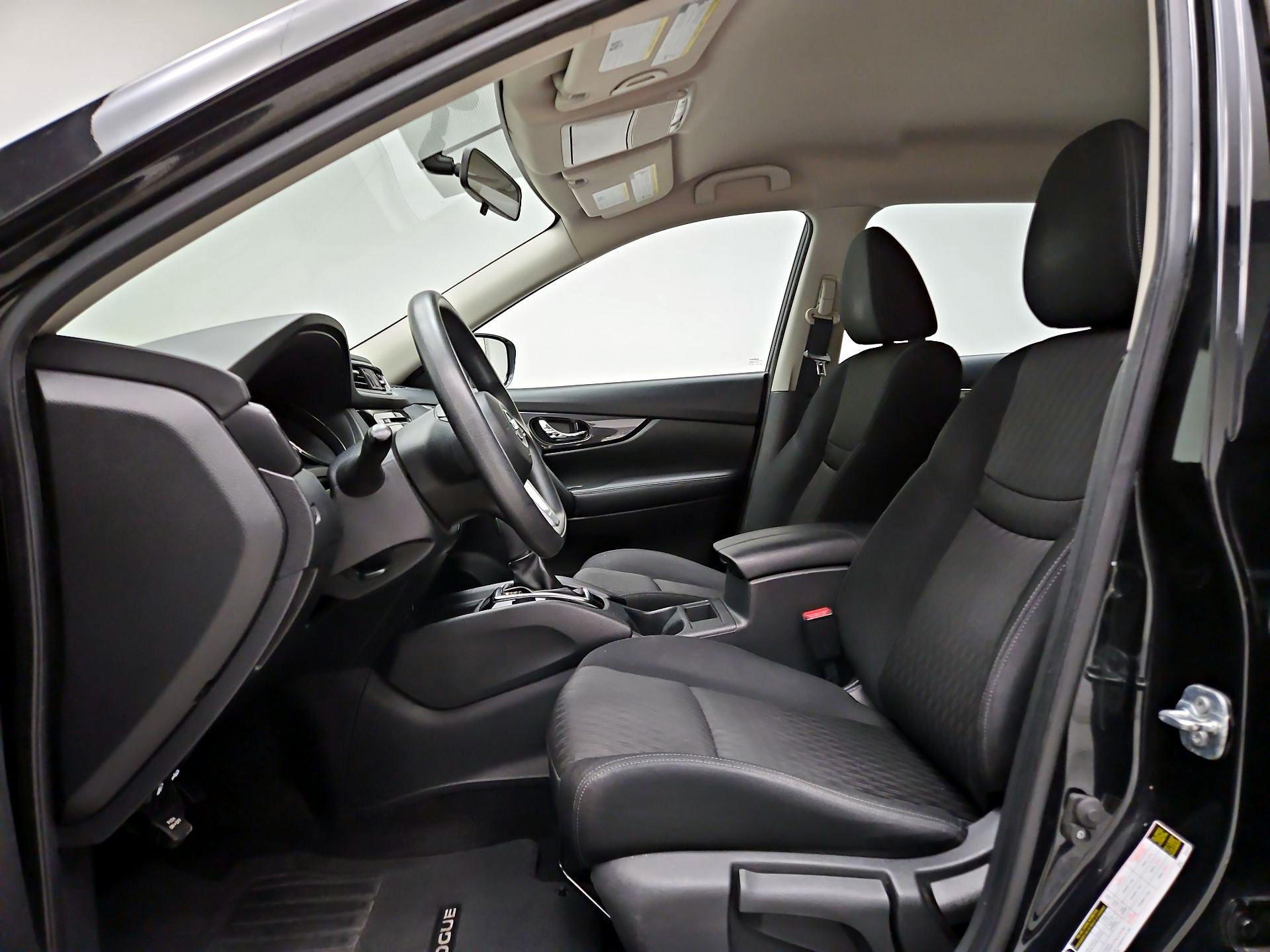 Thumbnail: 2017 Nissan Rogue - 11