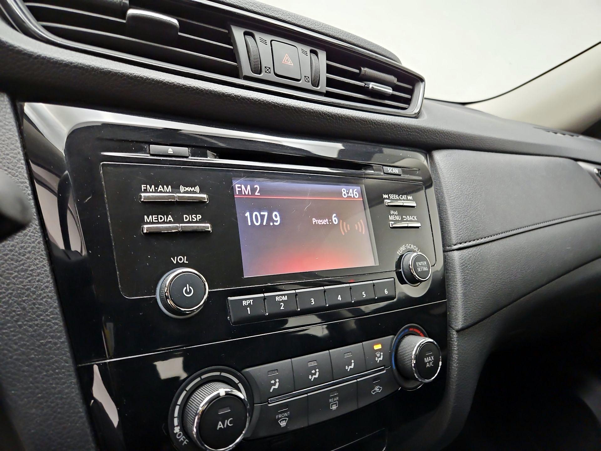 Thumbnail: 2017 Nissan Rogue - 15