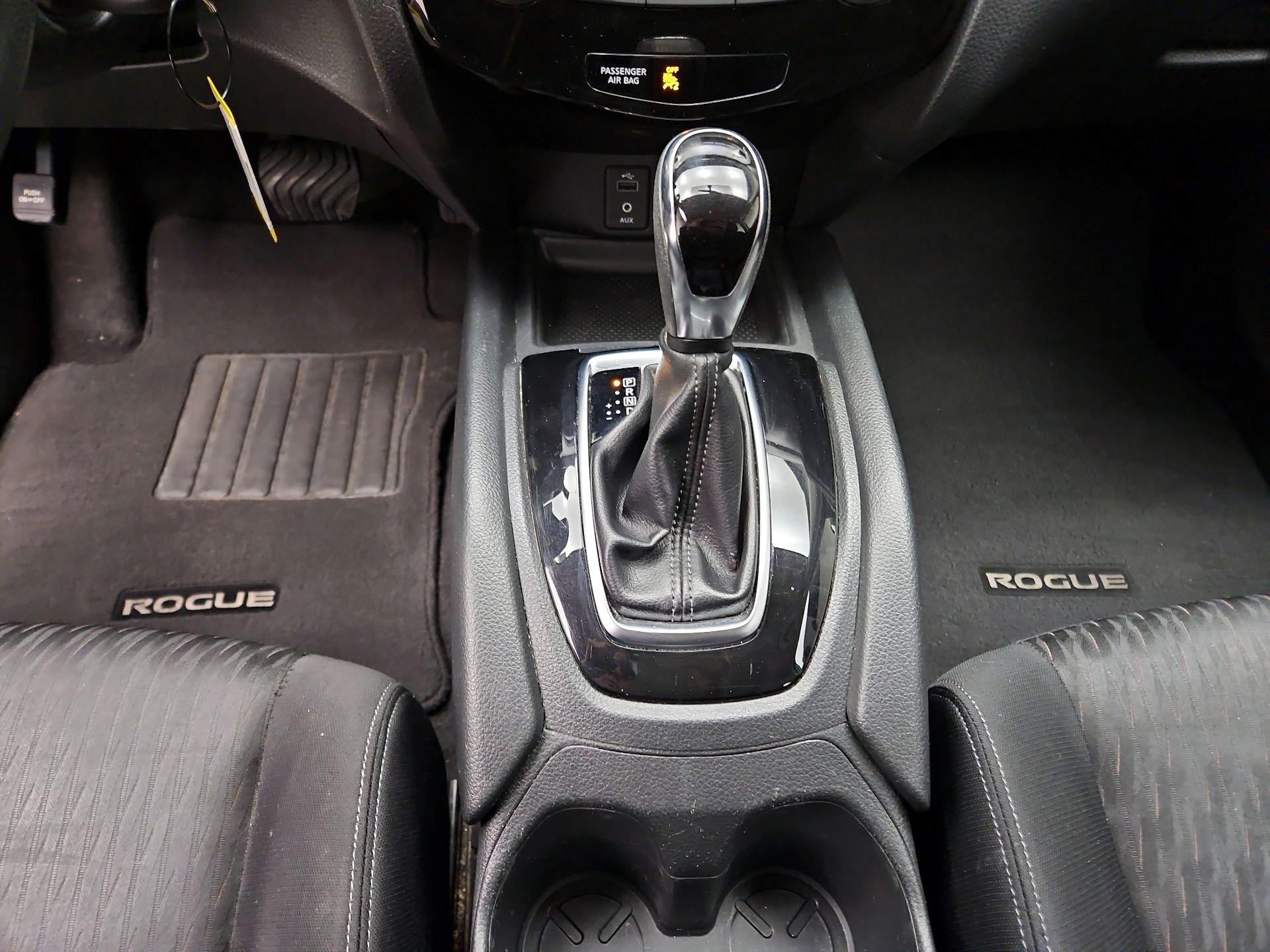 Thumbnail: 2017 Nissan Rogue - 17