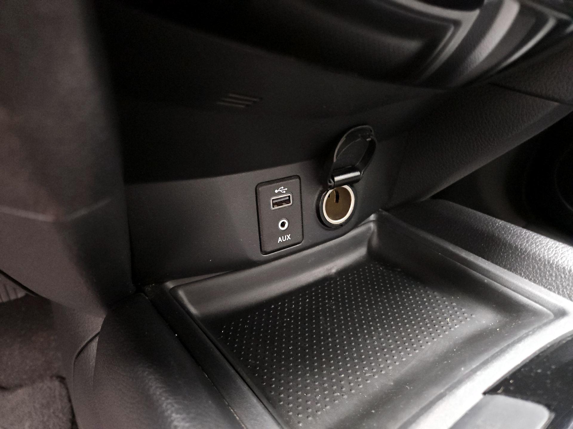 Thumbnail: 2017 Nissan Rogue - 18