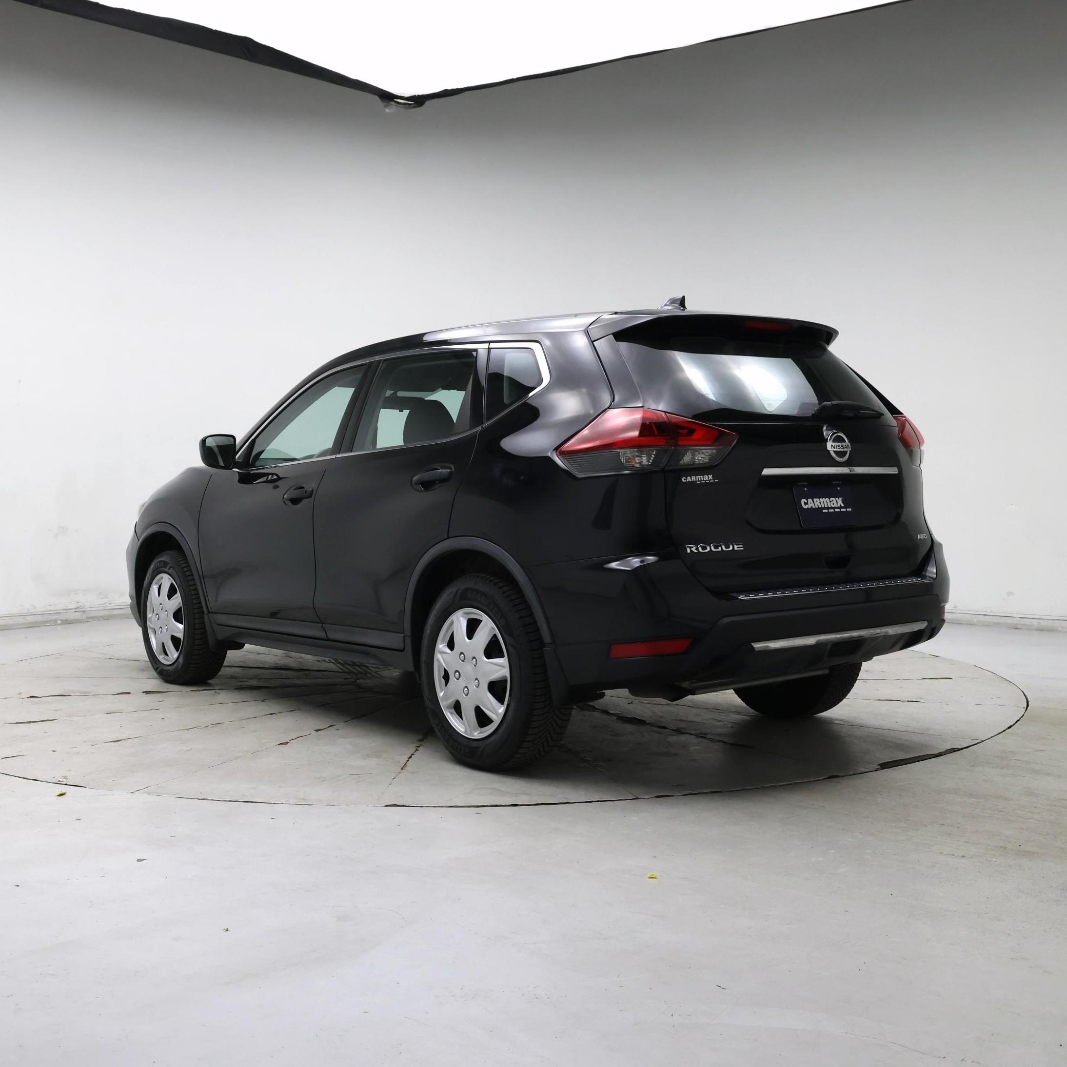 Thumbnail: 2017 Nissan Rogue - 2