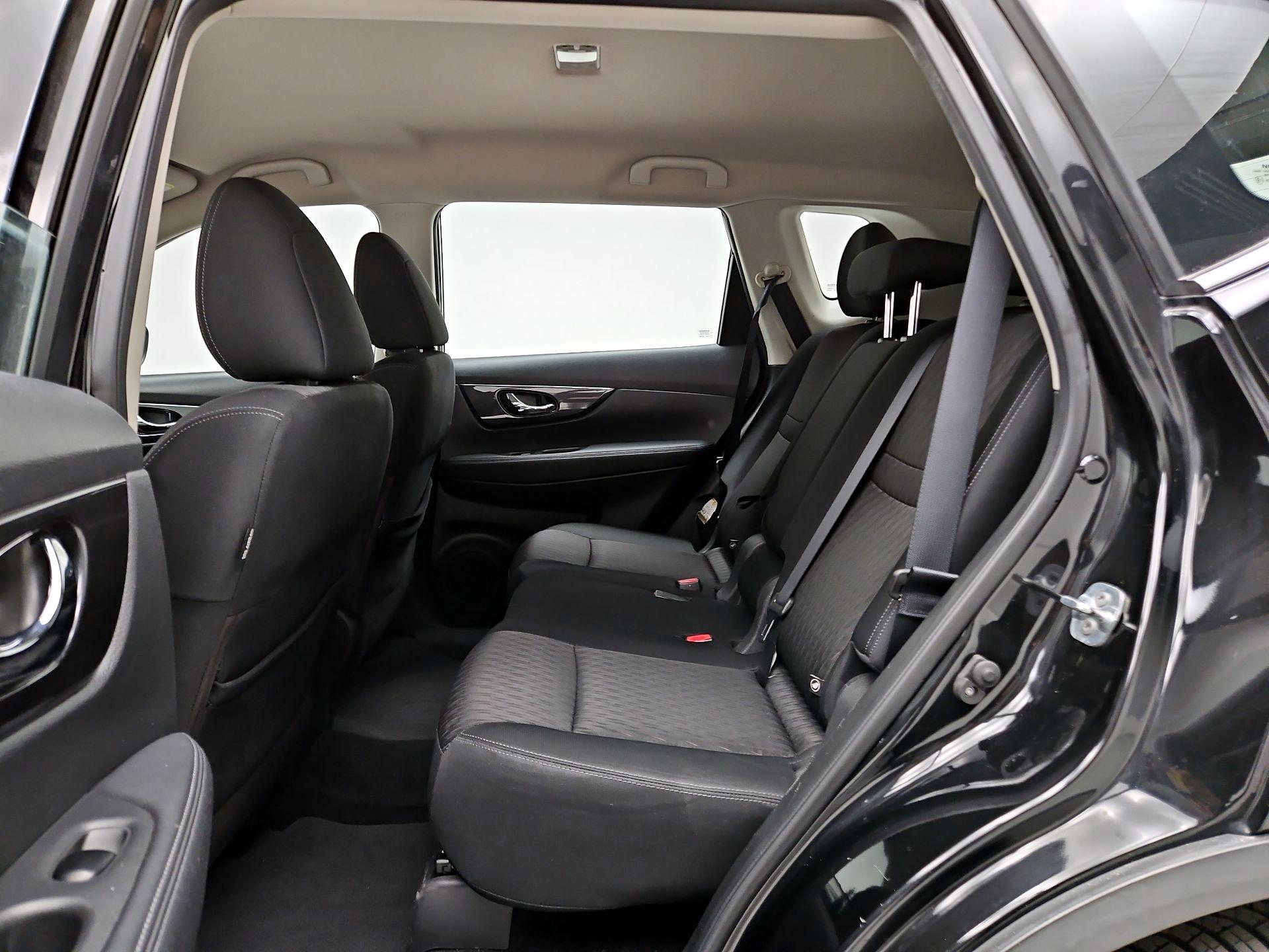 Thumbnail: 2017 Nissan Rogue - 19