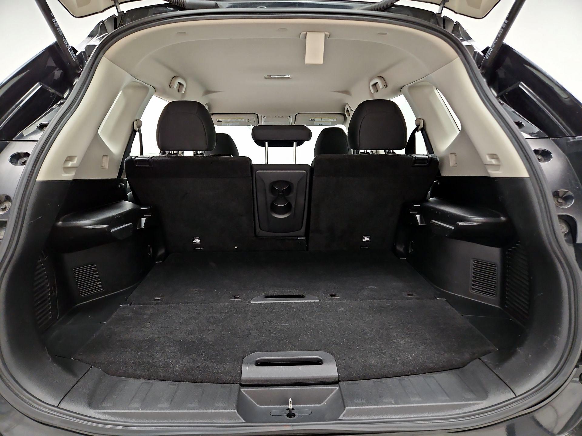 Thumbnail: 2017 Nissan Rogue - 20