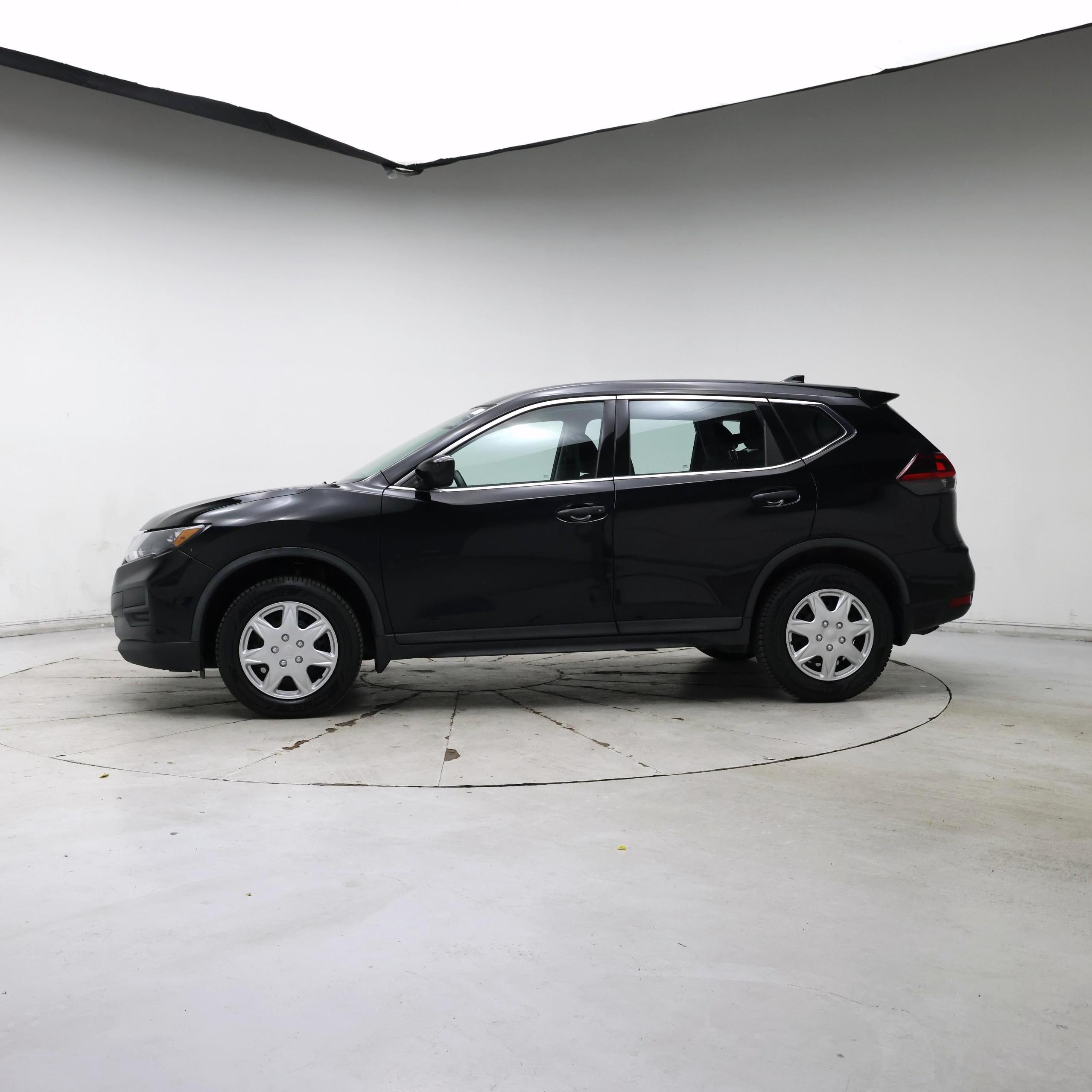 Thumbnail: 2017 Nissan Rogue - 3