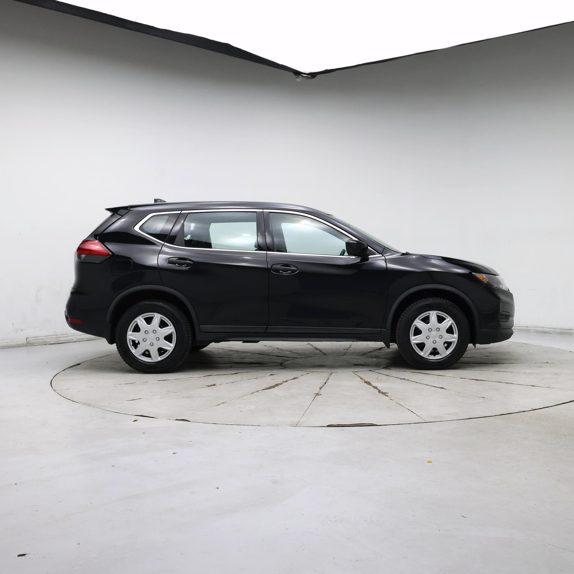 Thumbnail: 2017 Nissan Rogue - 7