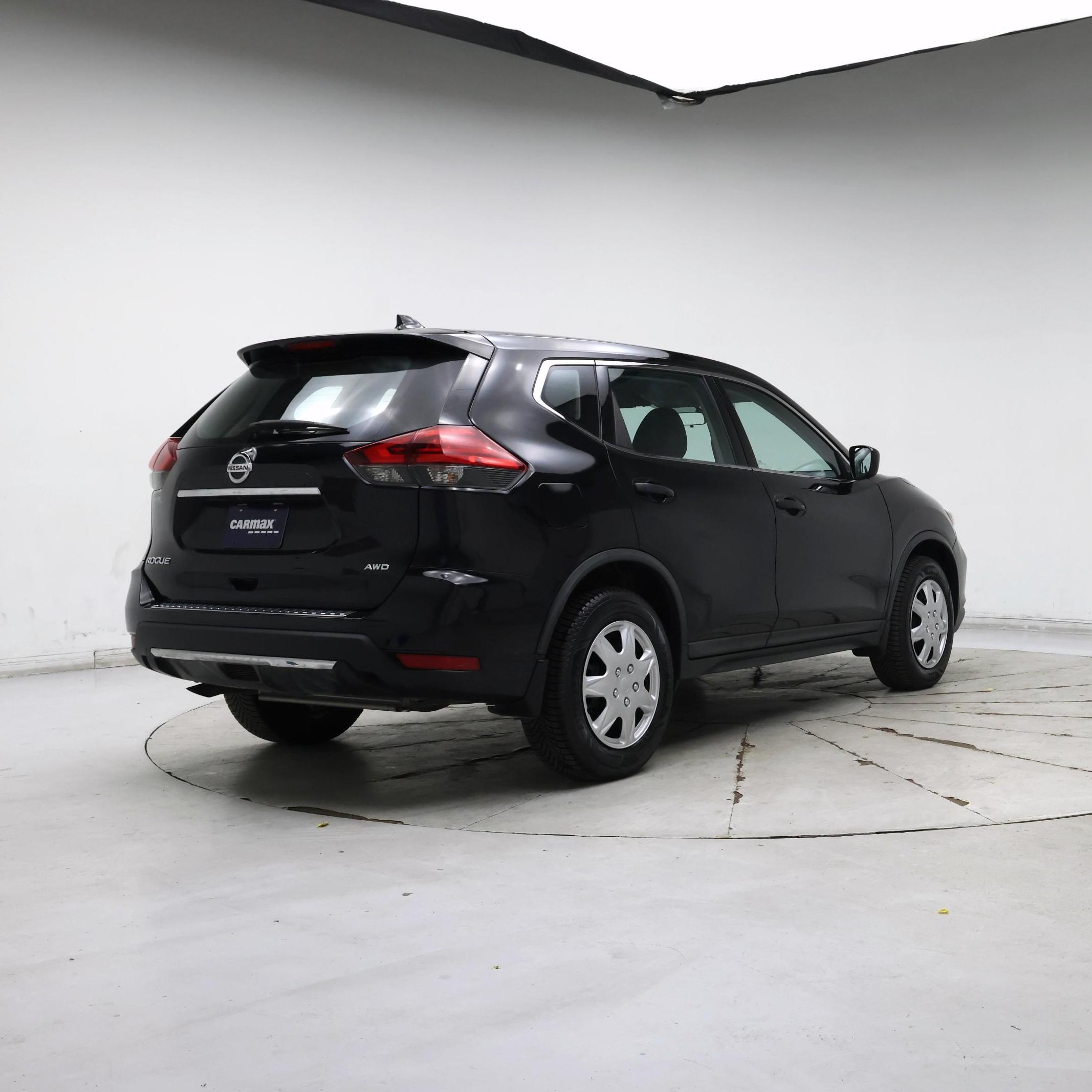 Thumbnail: 2017 Nissan Rogue - 8