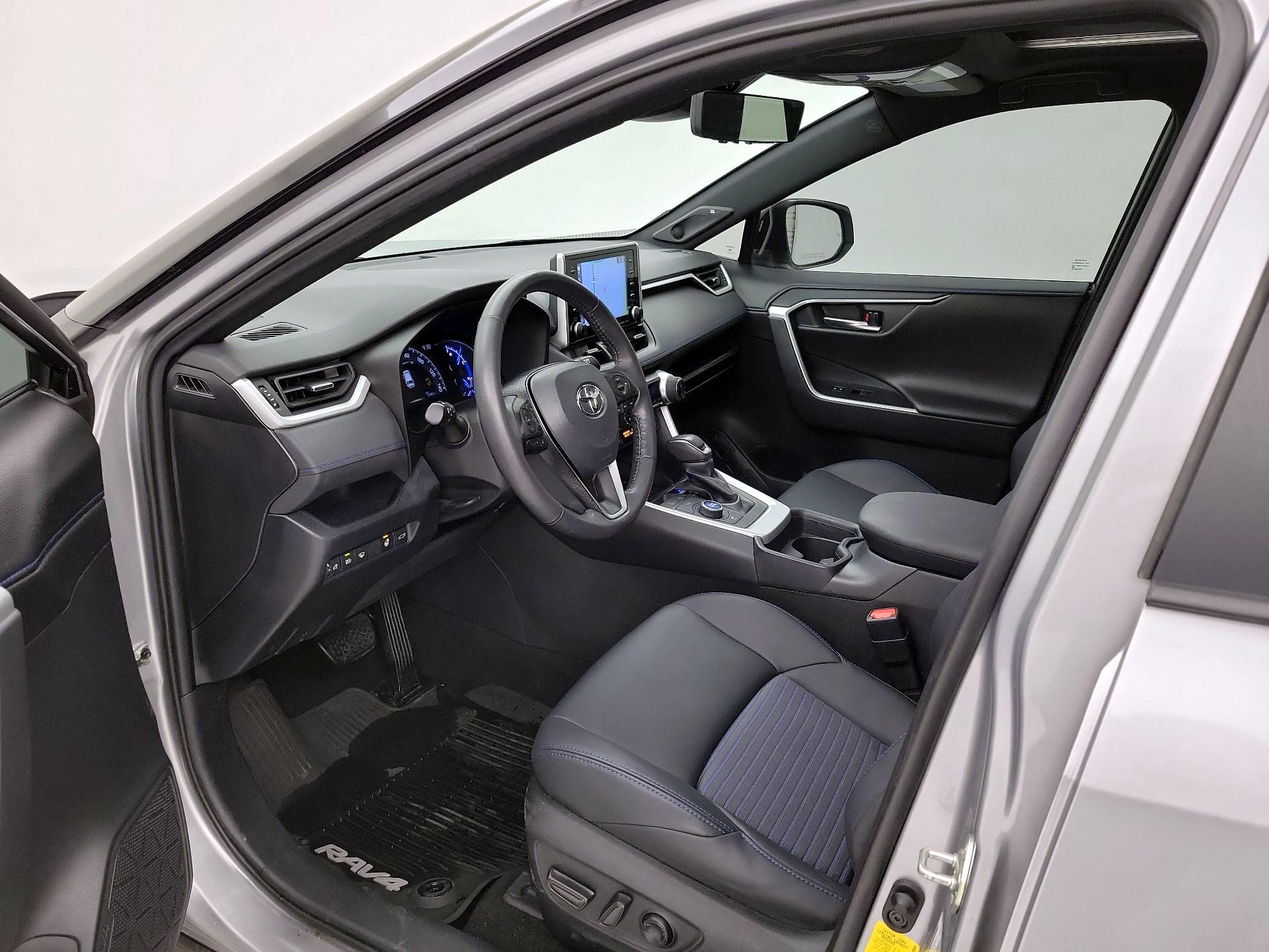 Thumbnail: 2020 Toyota RAV4 - 11