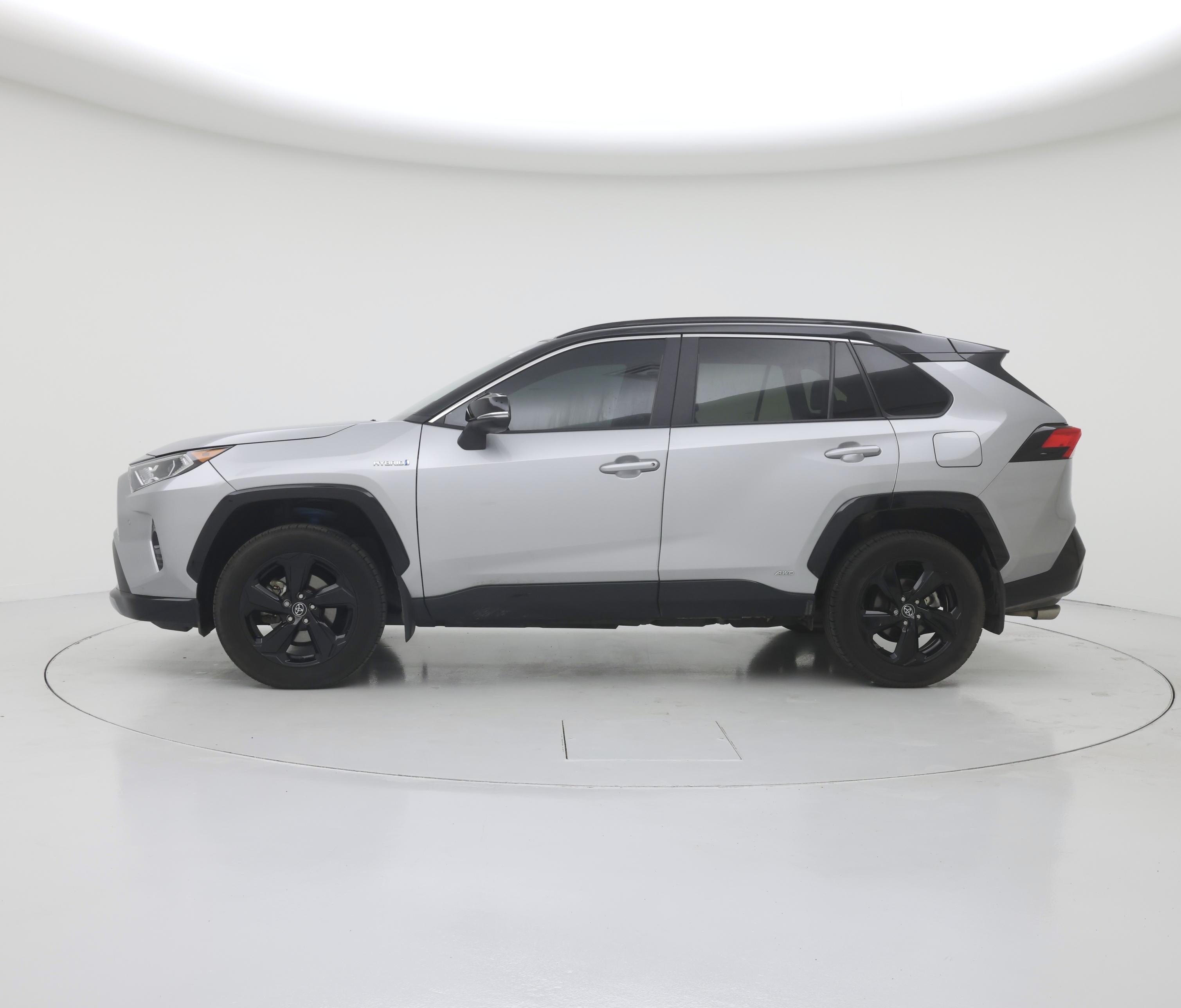 Thumbnail: 2020 Toyota RAV4 - 3