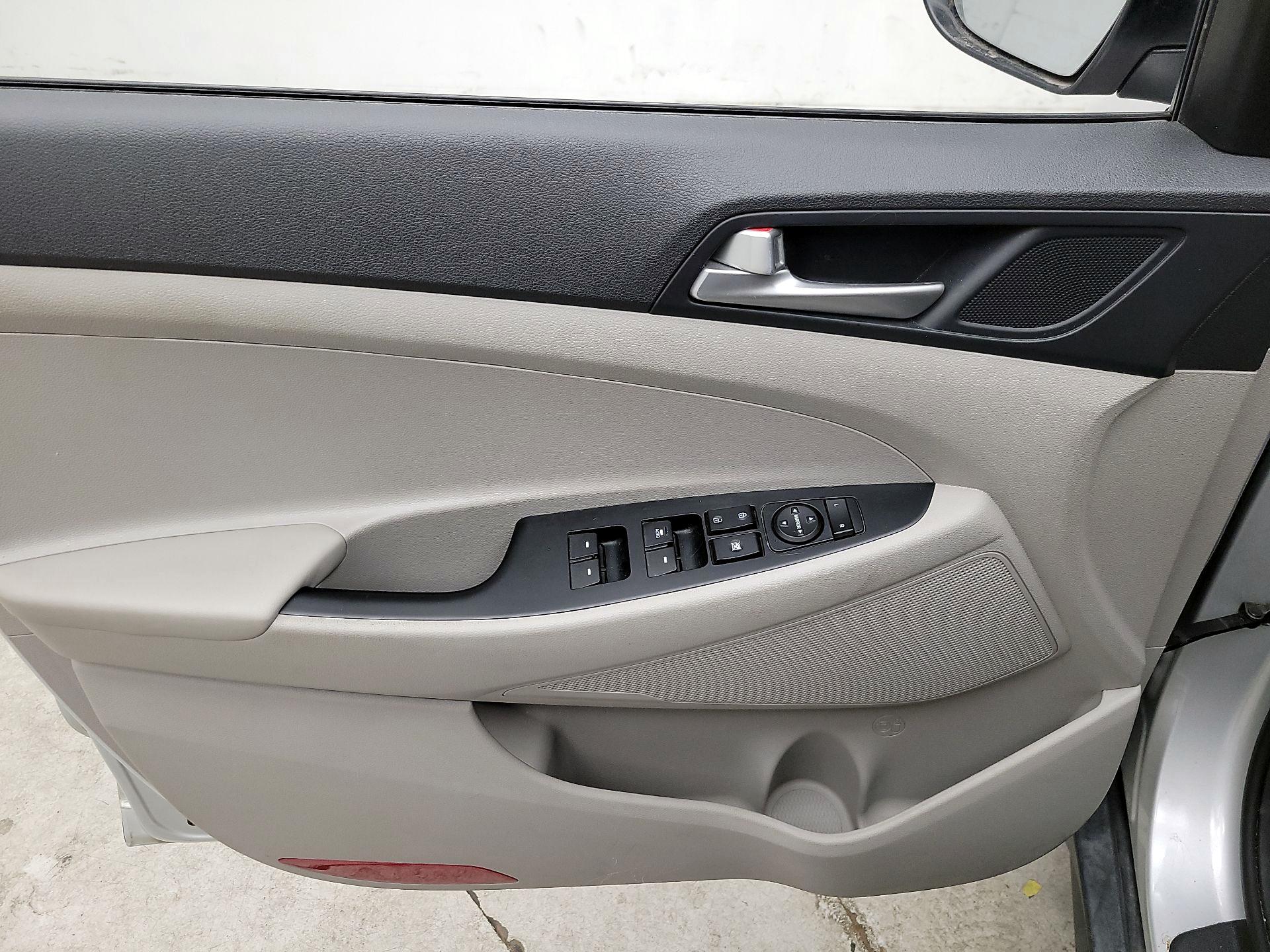 Thumbnail: 2019 Hyundai Tucson - 12