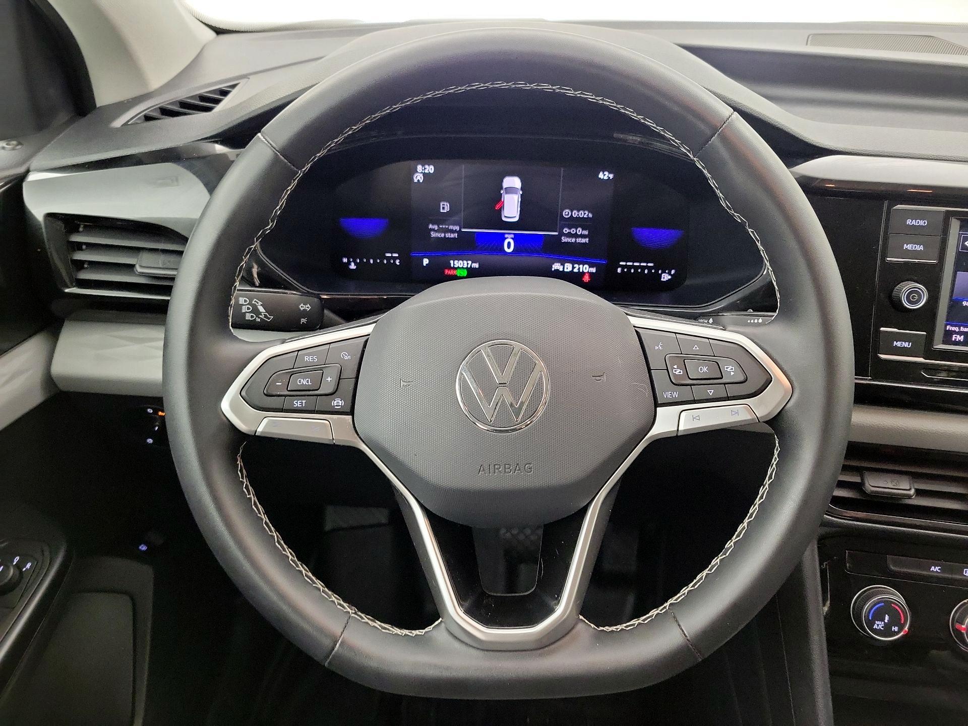 Thumbnail: 2023 Volkswagen Taos - 10