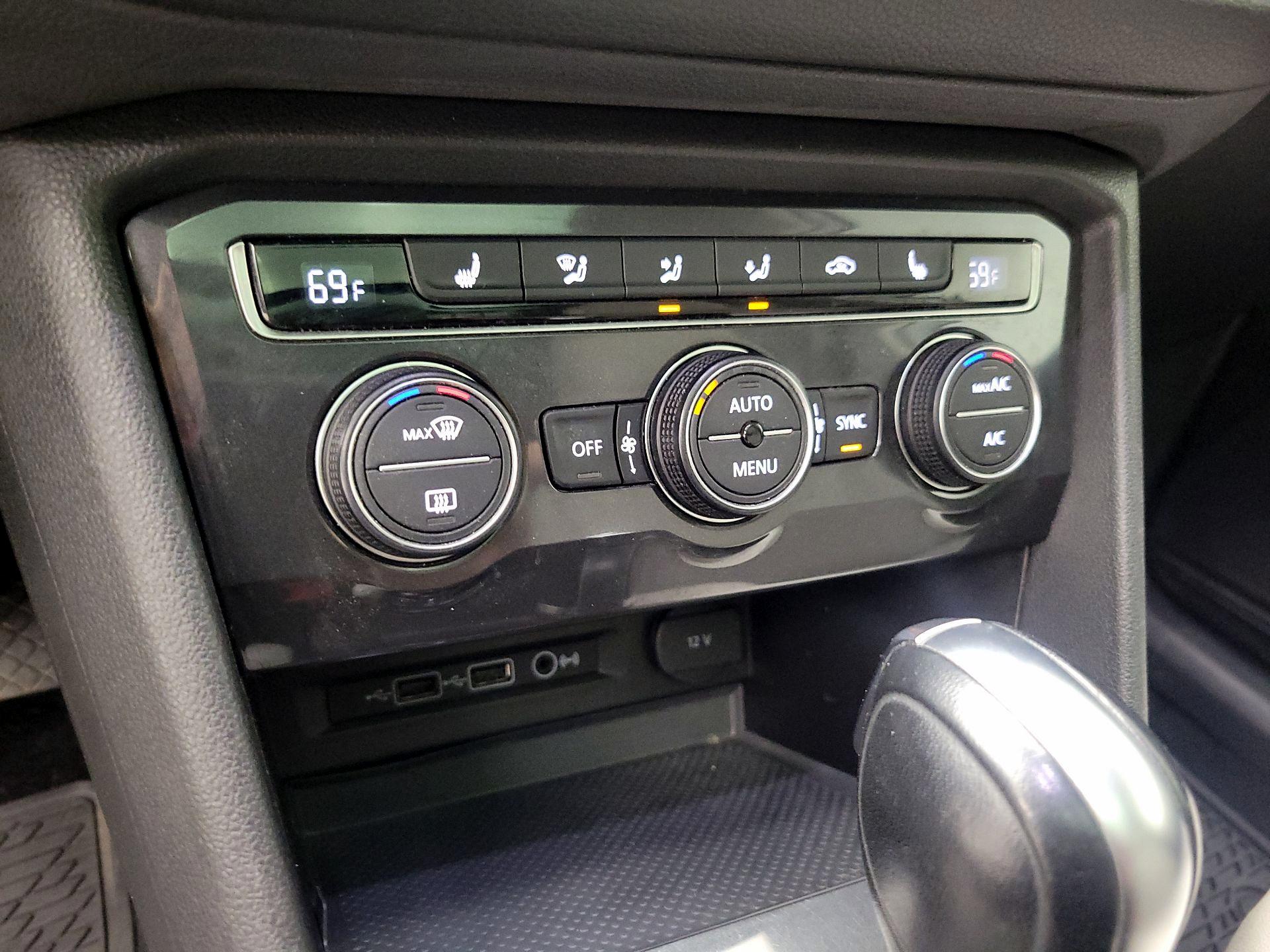 Thumbnail: 2019 Volkswagen Tiguan - 16