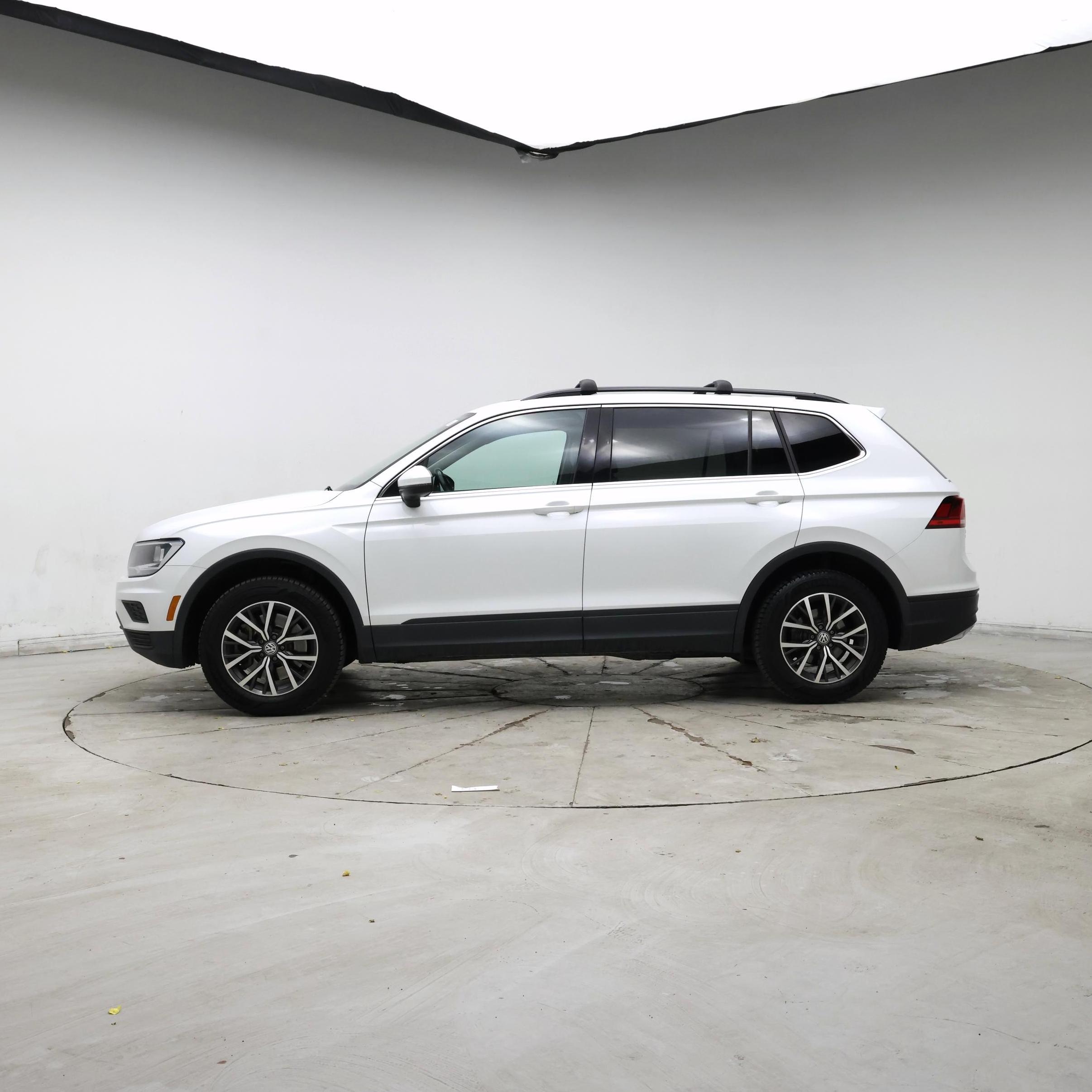 Thumbnail: 2019 Volkswagen Tiguan - 3