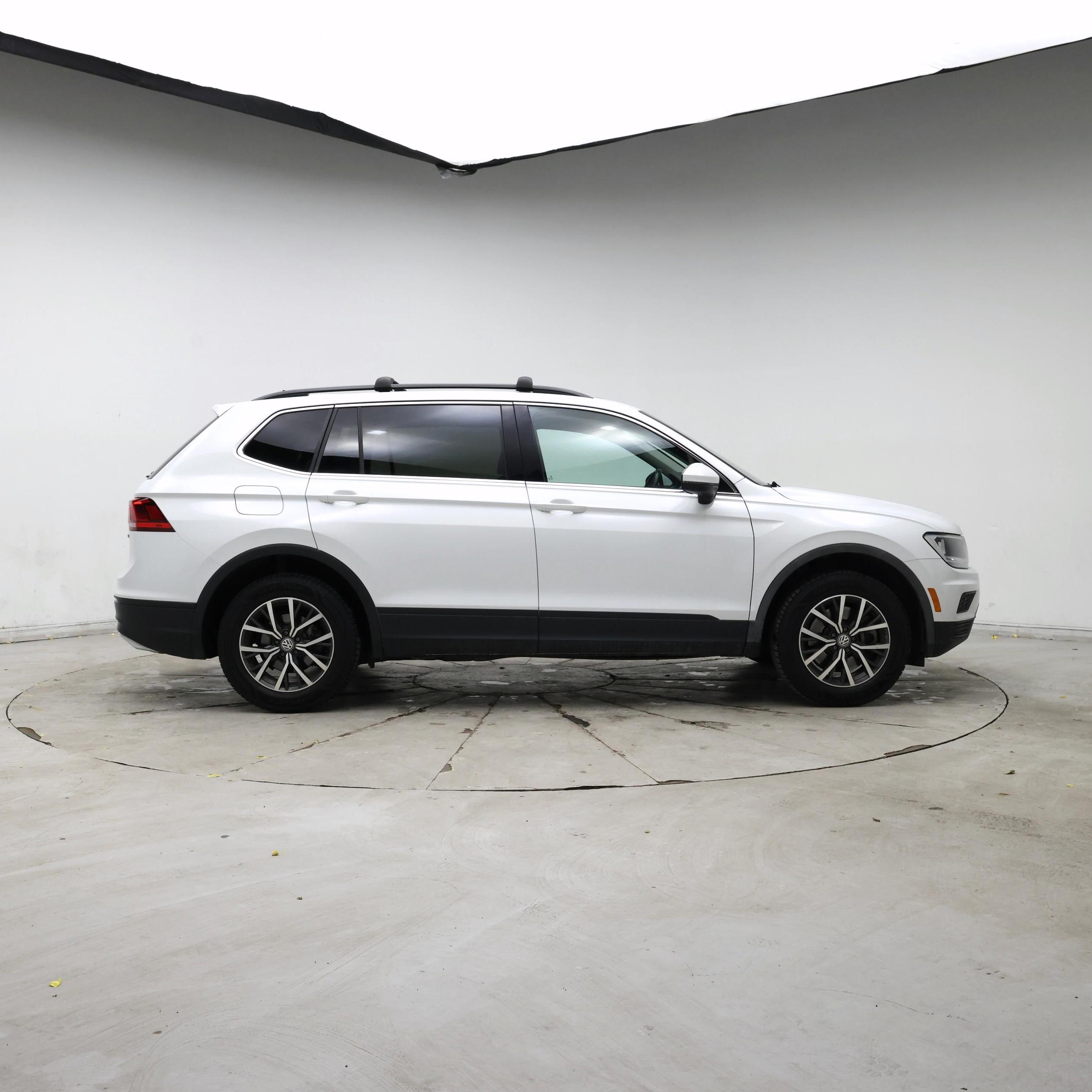 Thumbnail: 2019 Volkswagen Tiguan - 7