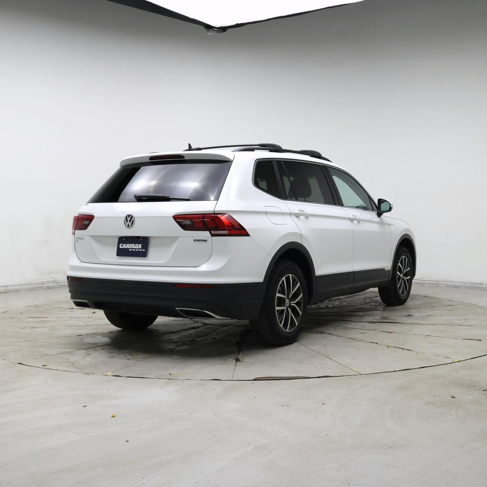 Thumbnail: 2019 Volkswagen Tiguan - 8