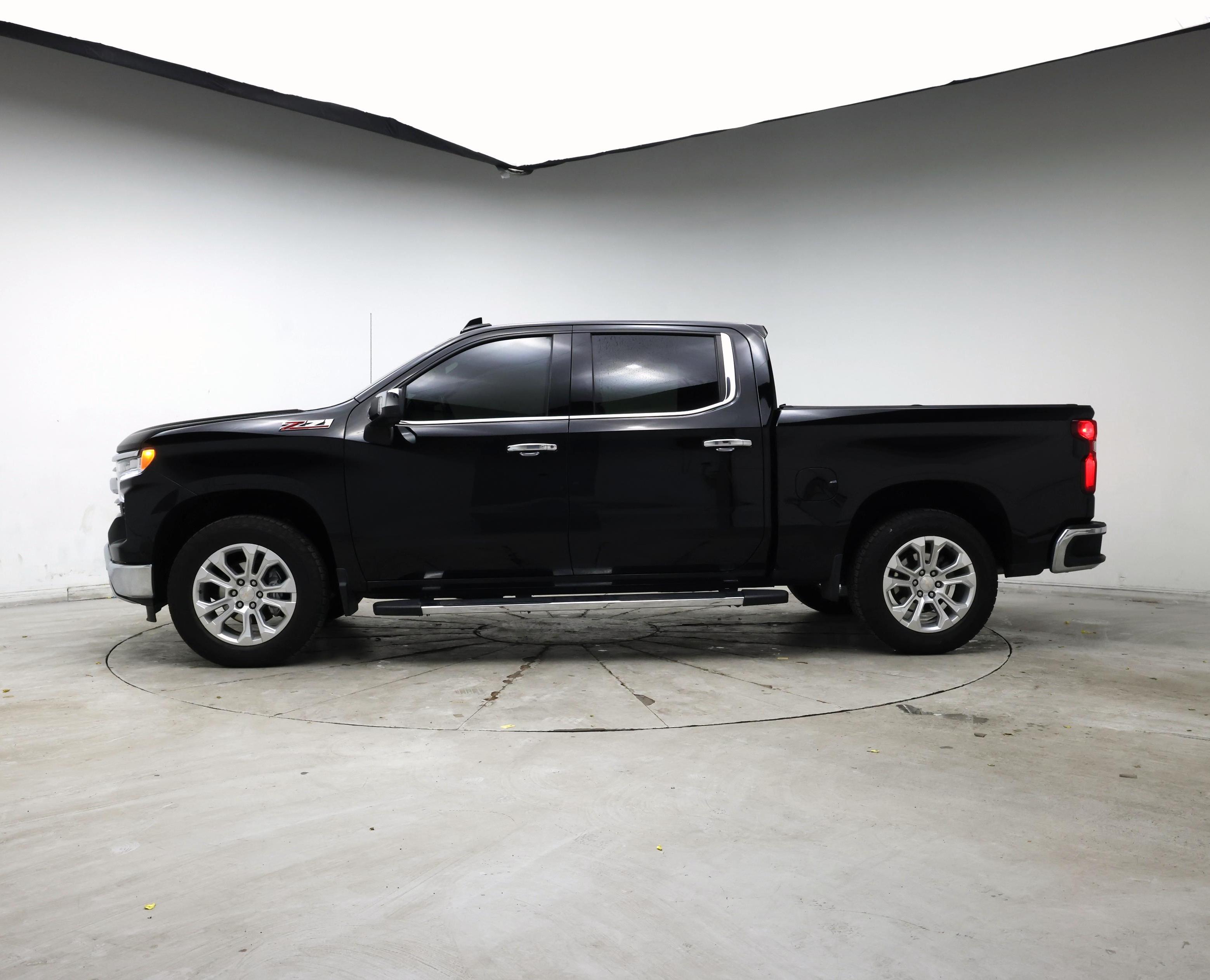 Thumbnail: 2023 Chevrolet Silverado 1500 - 3