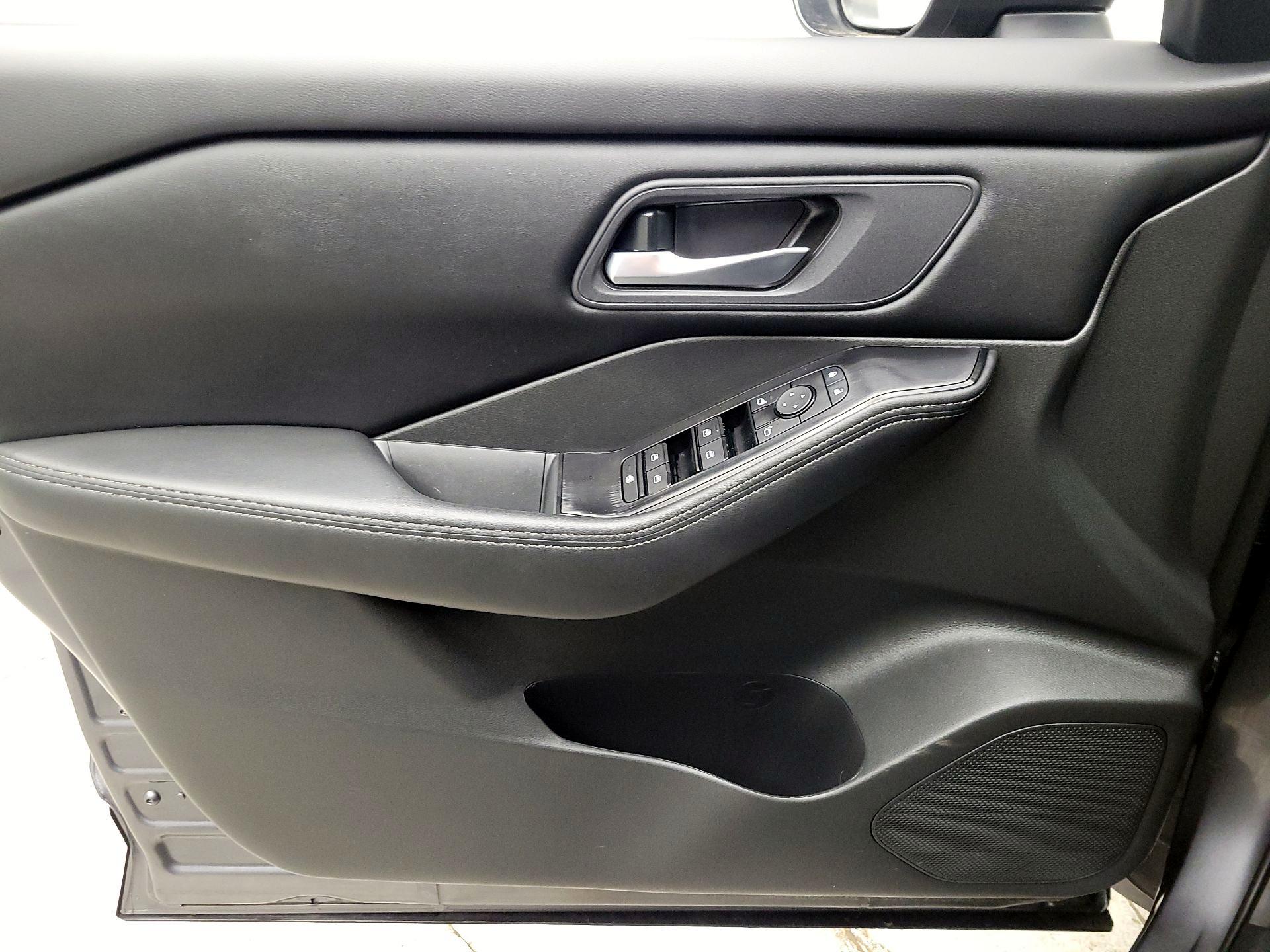 Thumbnail: 2025 Nissan Rogue - 12