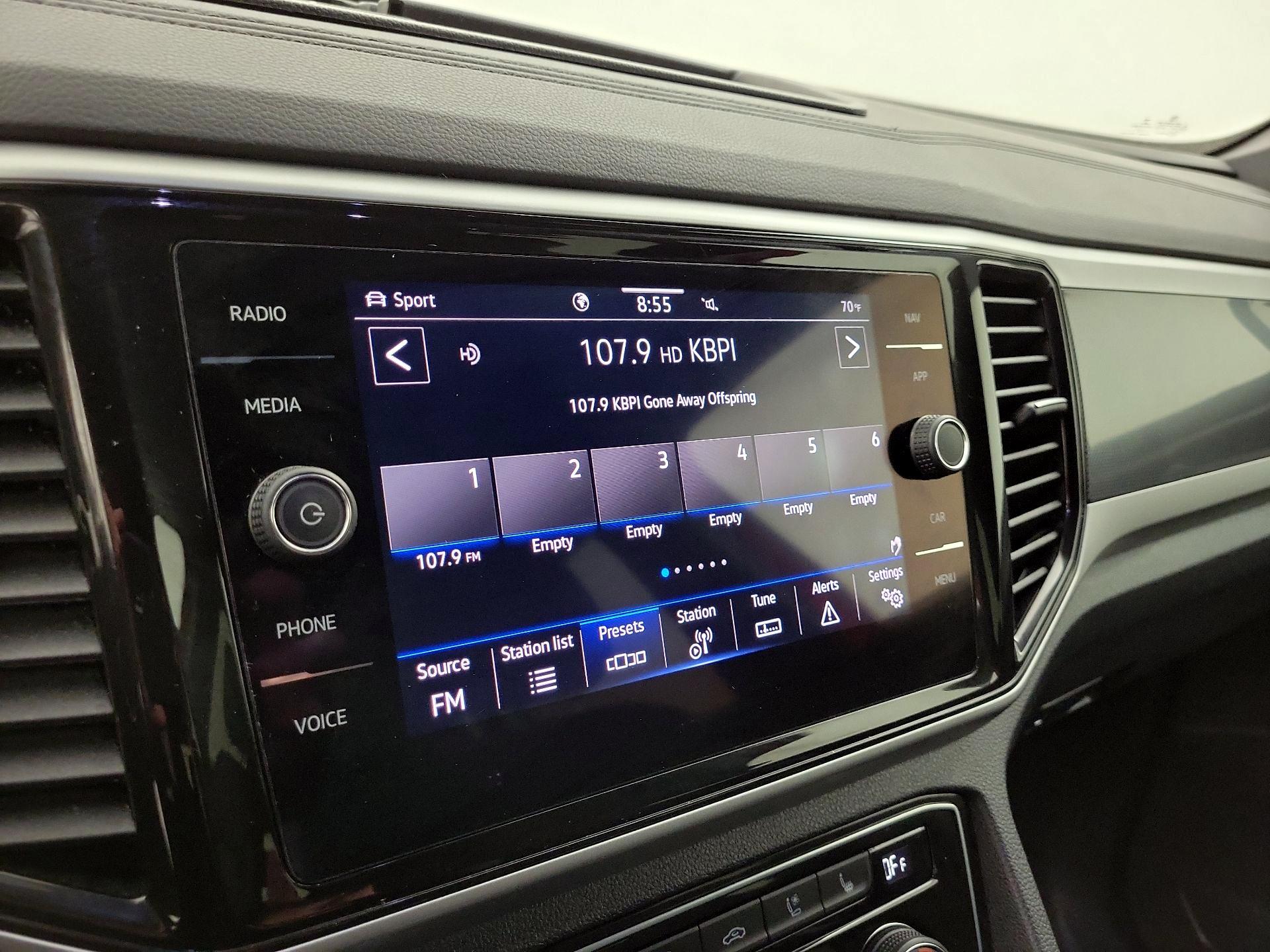 Thumbnail: 2022 Volkswagen Atlas - 16