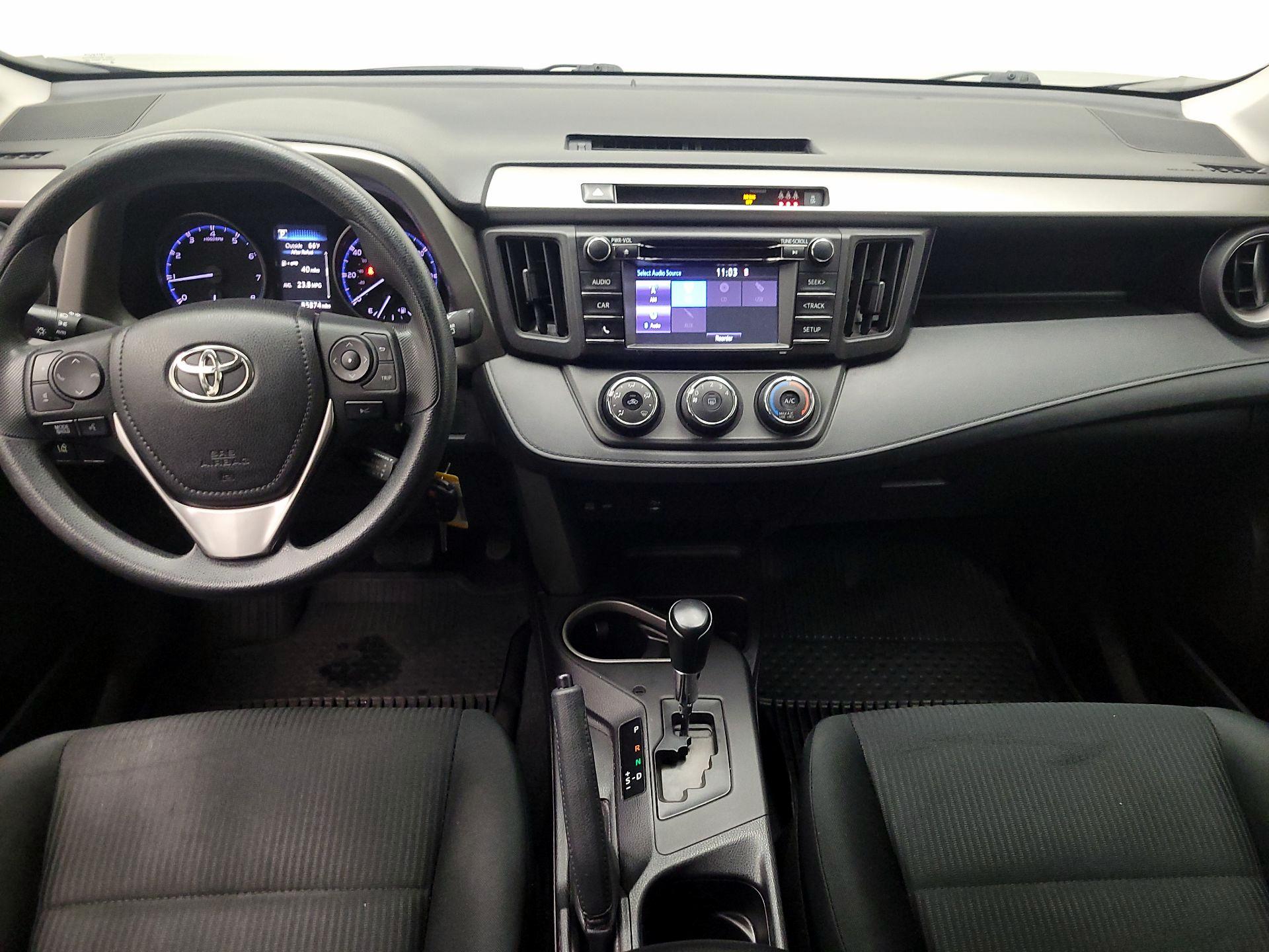 Thumbnail: 2018 Toyota RAV4 - 9