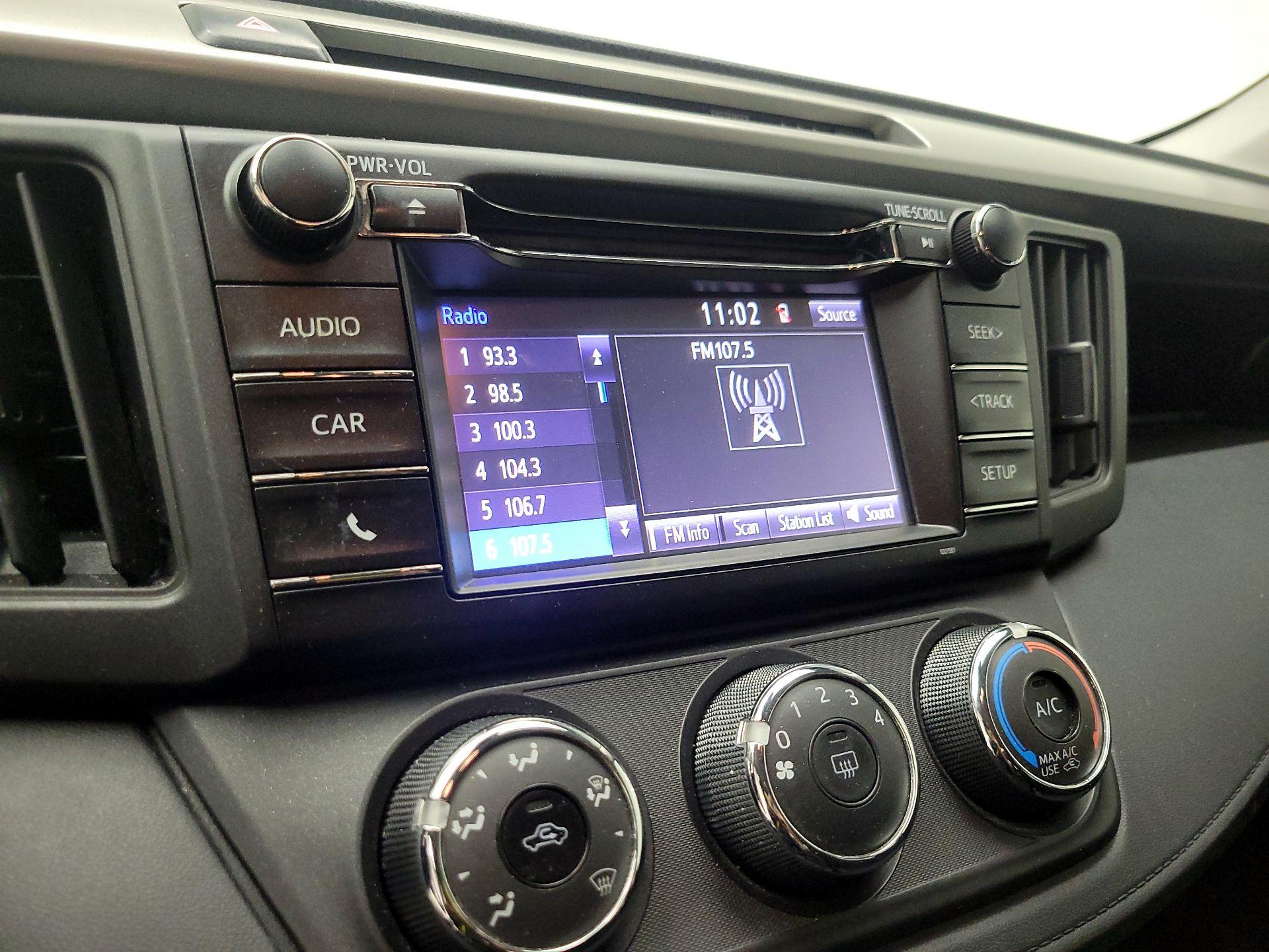 Thumbnail: 2018 Toyota RAV4 - 15