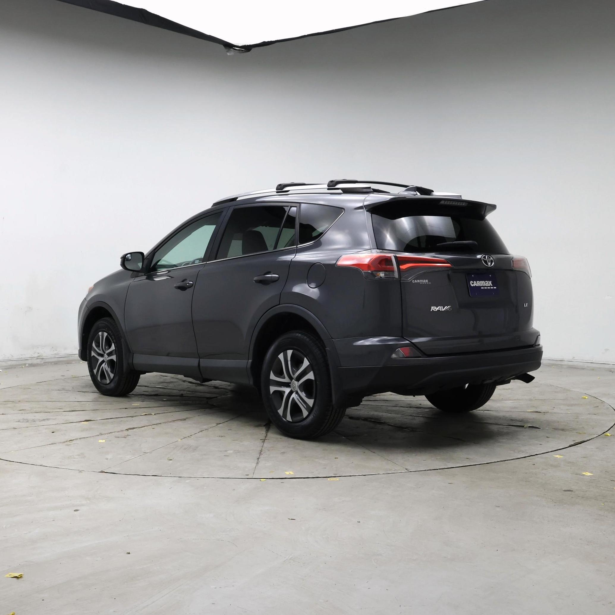 Thumbnail: 2018 Toyota RAV4 - 2