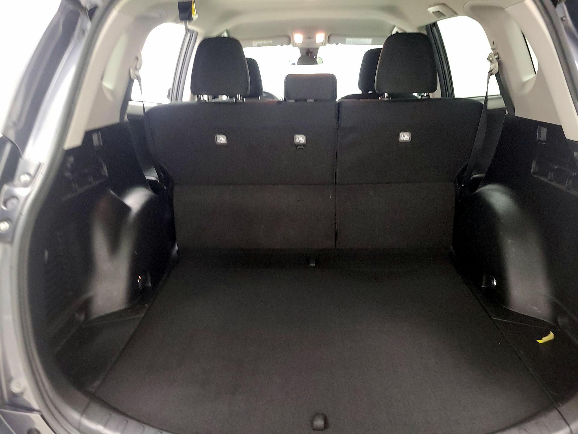 Thumbnail: 2018 Toyota RAV4 - 20