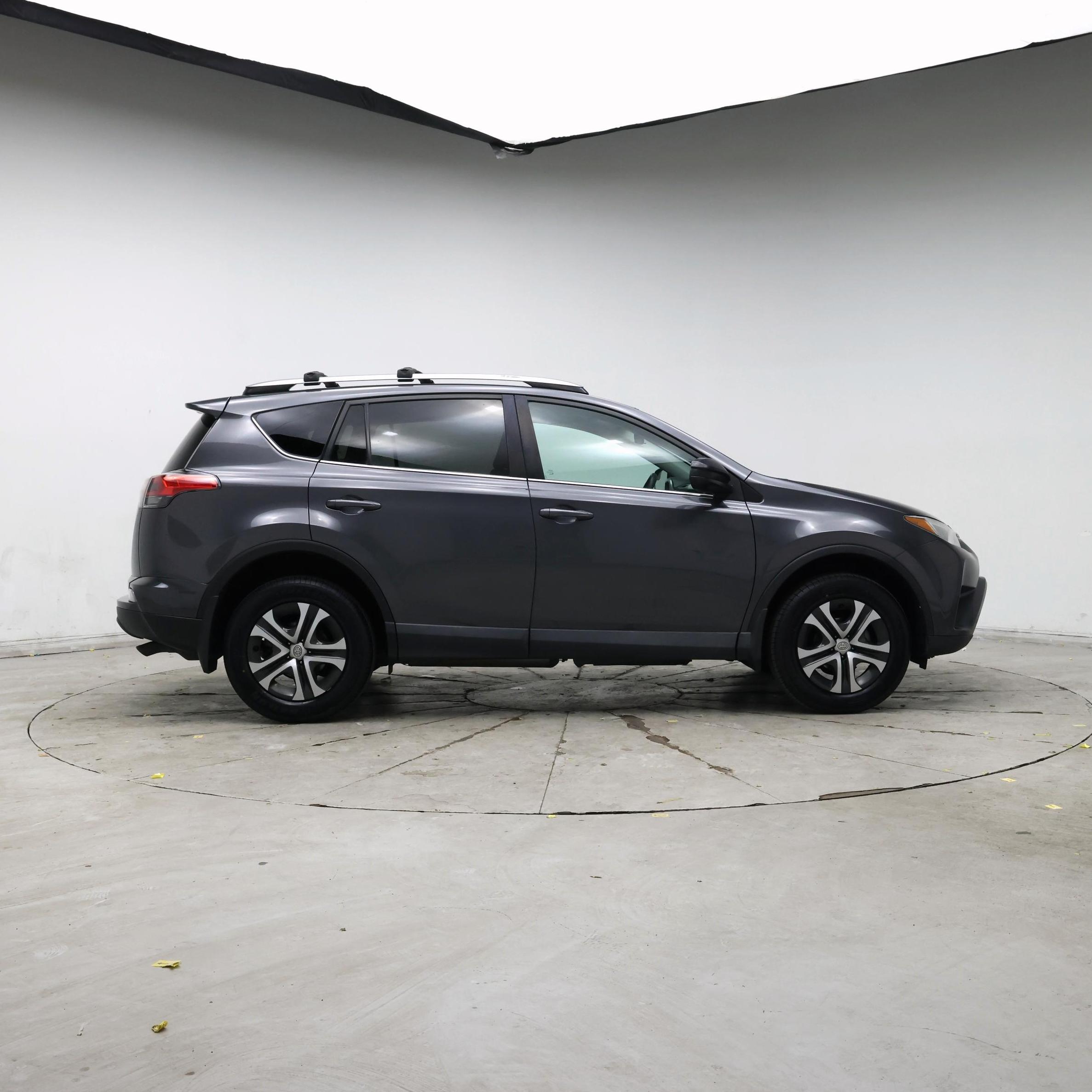 Thumbnail: 2018 Toyota RAV4 - 7