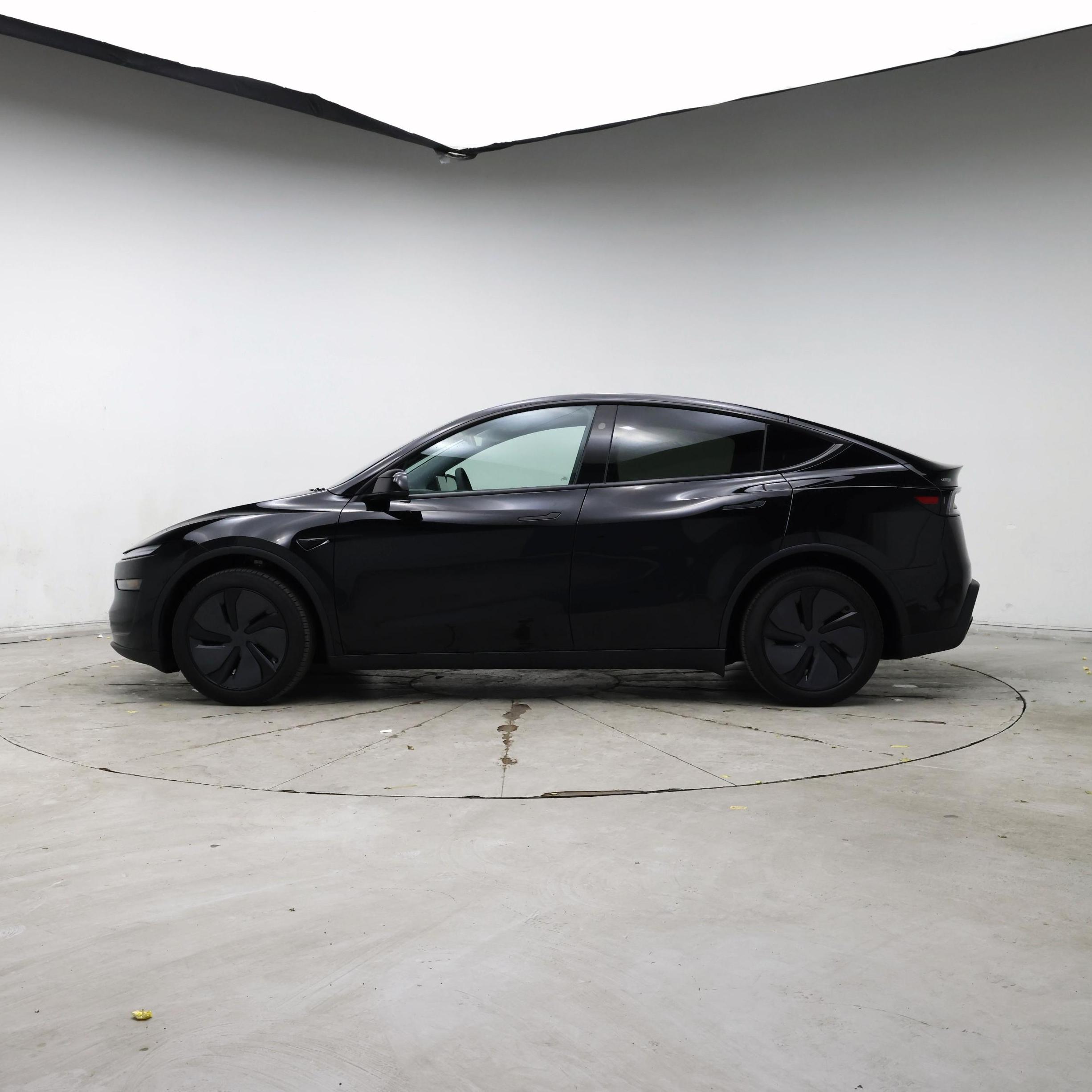 Thumbnail: 2026 Tesla Model Y - 3