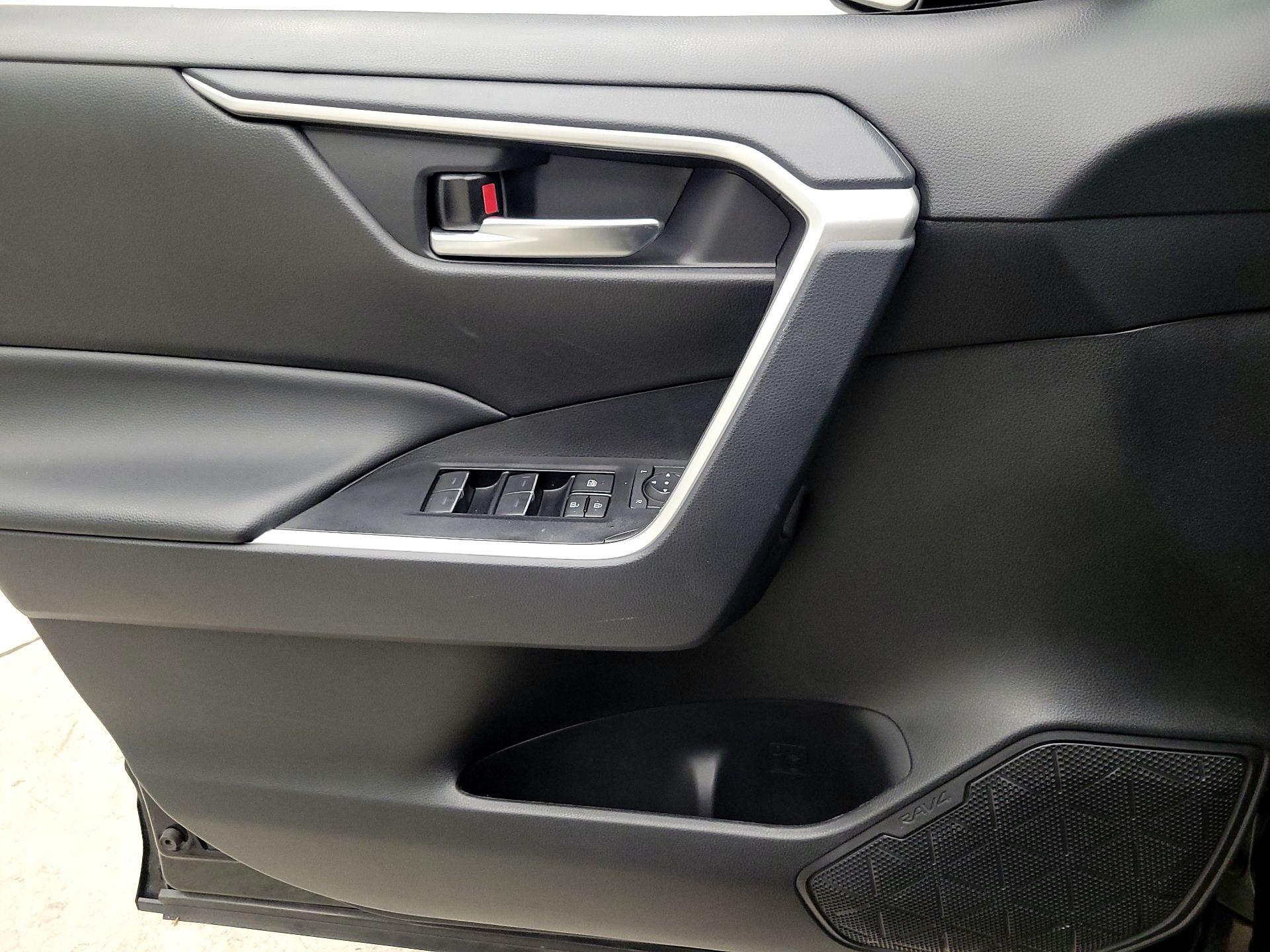 Thumbnail: 2024 Toyota RAV4 - 12