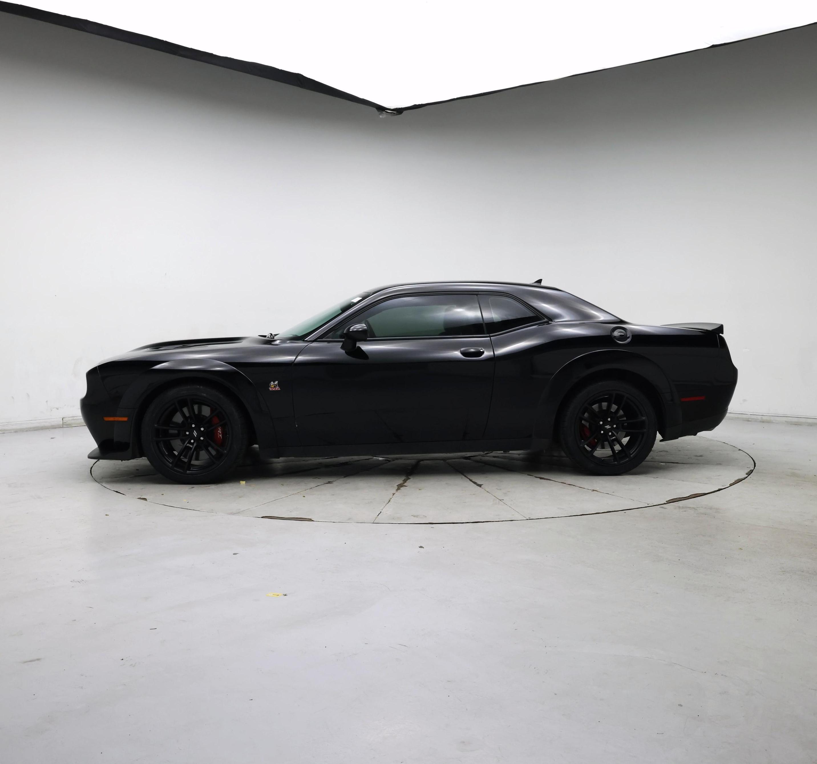 Thumbnail: 2021 Dodge Challenger - 3