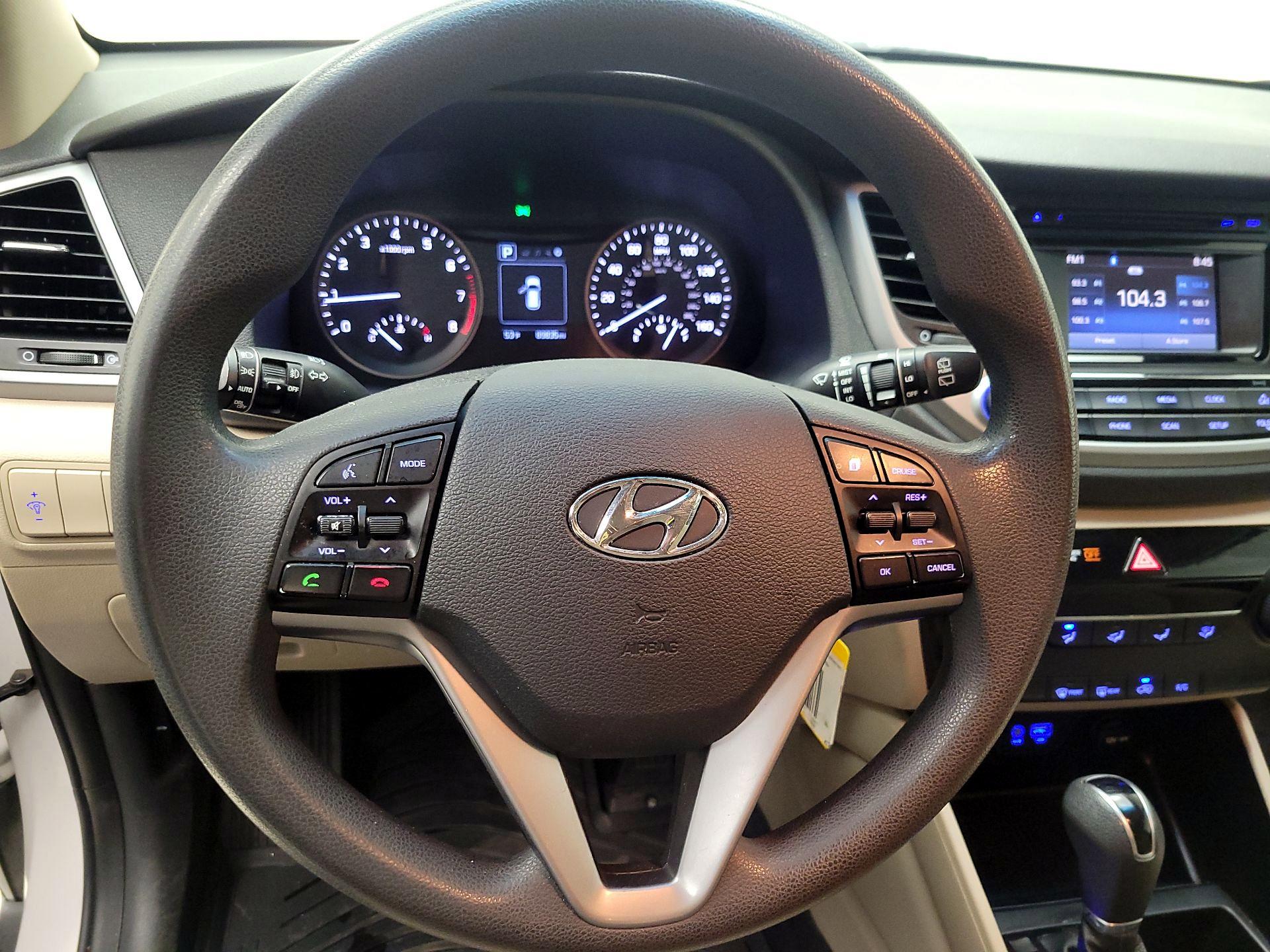 Thumbnail: 2016 Hyundai Tucson - 10