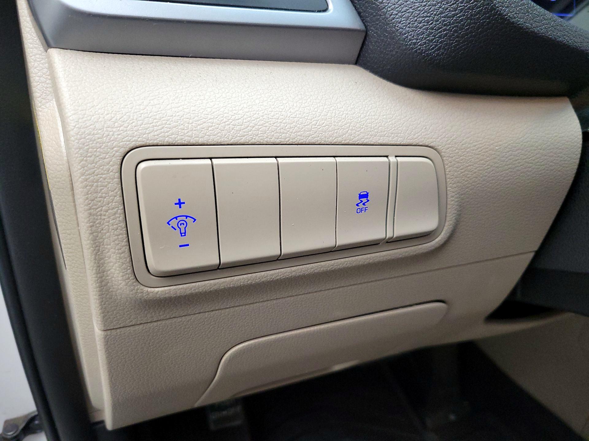 Thumbnail: 2016 Hyundai Tucson - 13