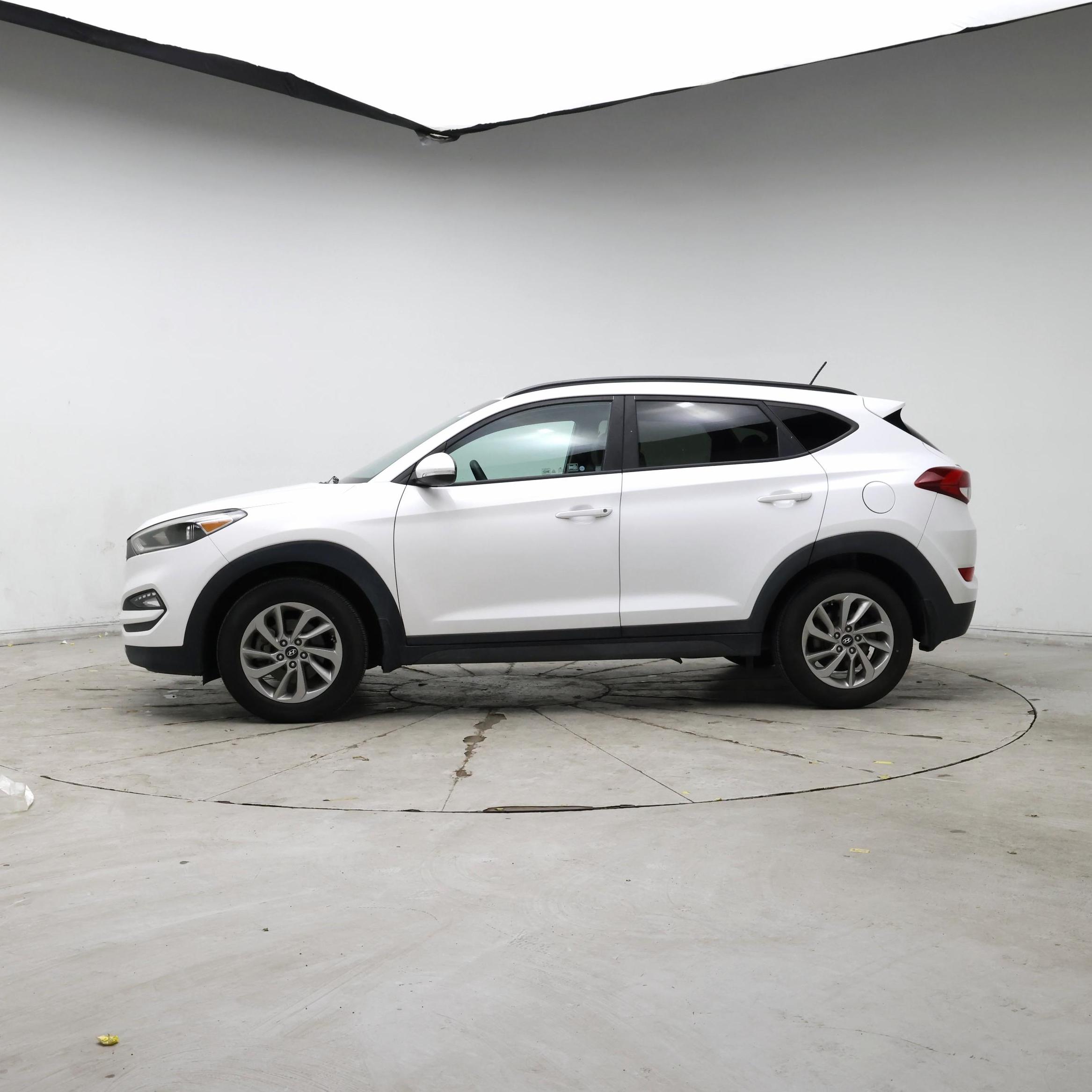 Thumbnail: 2016 Hyundai Tucson - 3