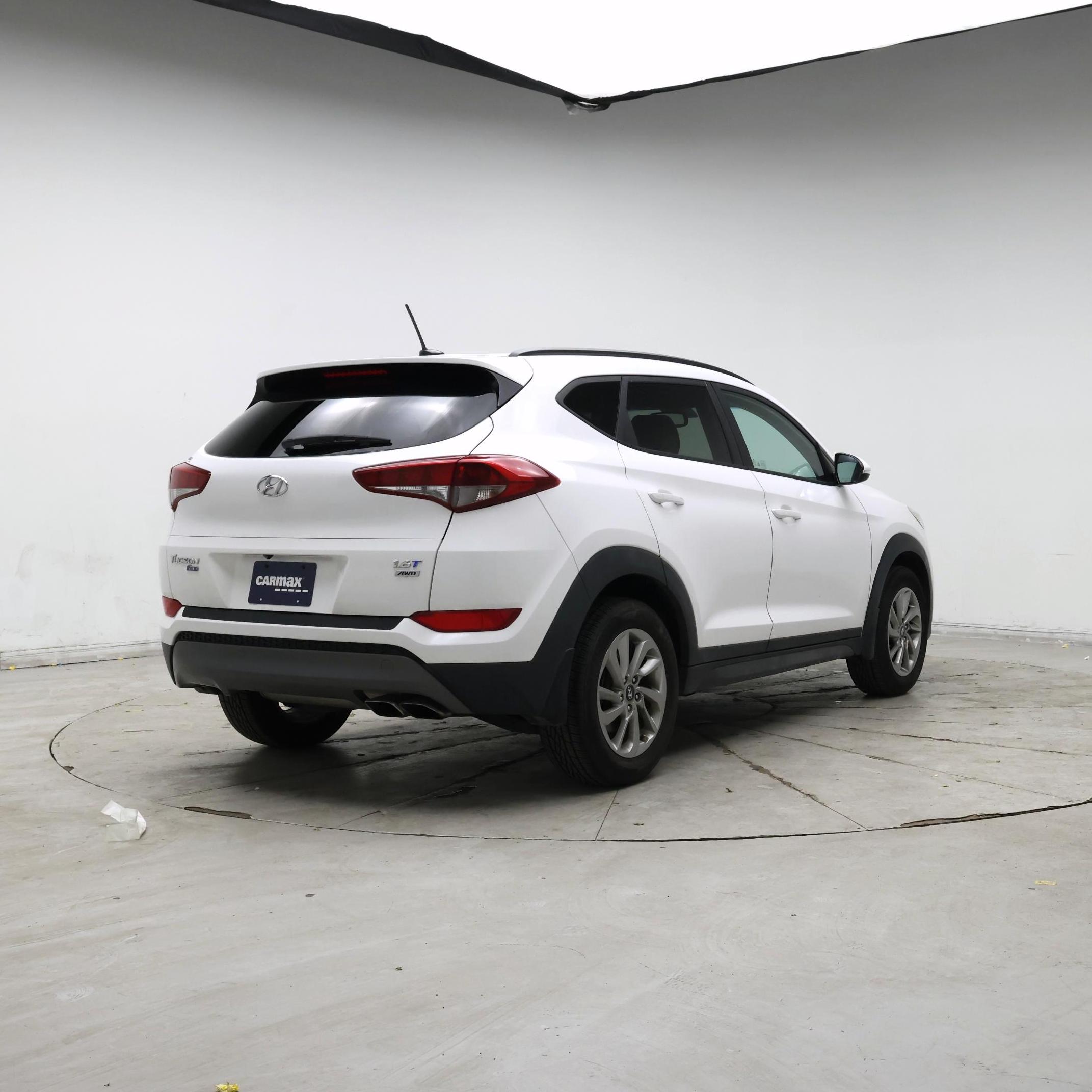 Thumbnail: 2016 Hyundai Tucson - 8