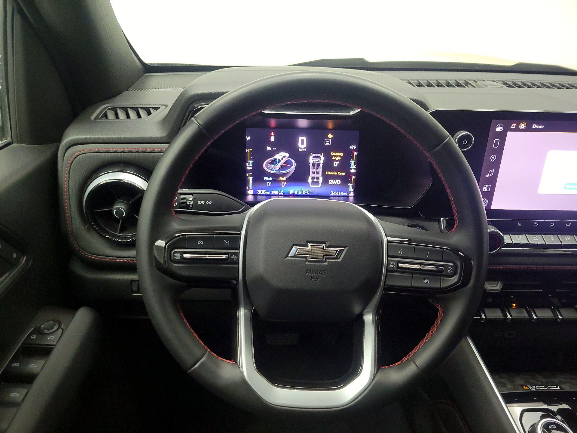 Thumbnail: 2023 Chevrolet Colorado - 10