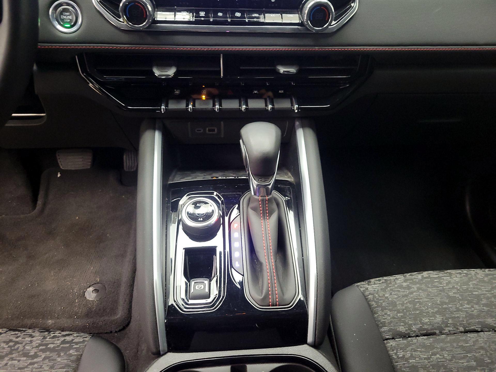 Thumbnail: 2023 Chevrolet Colorado - 18