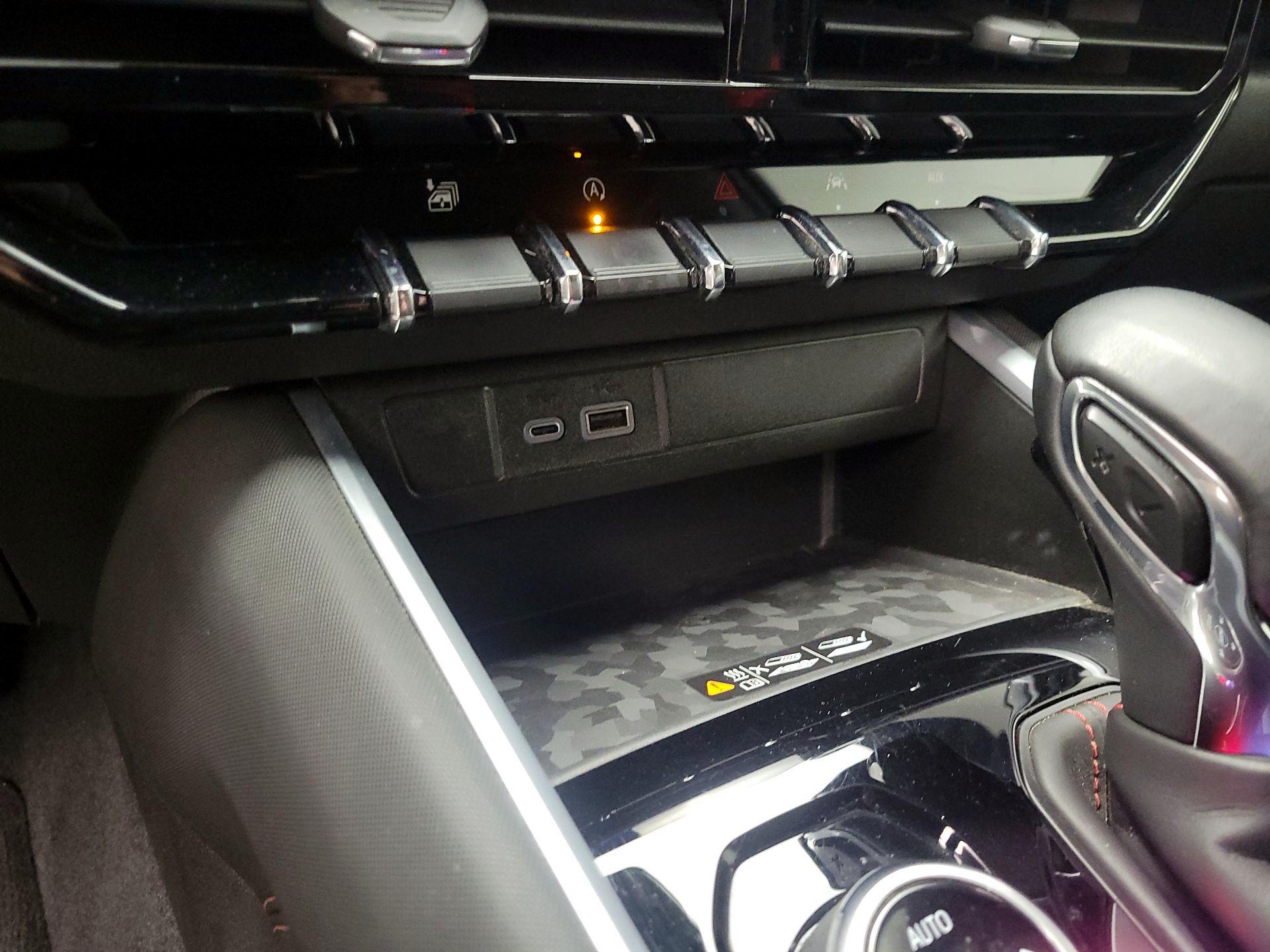 Thumbnail: 2023 Chevrolet Colorado - 19