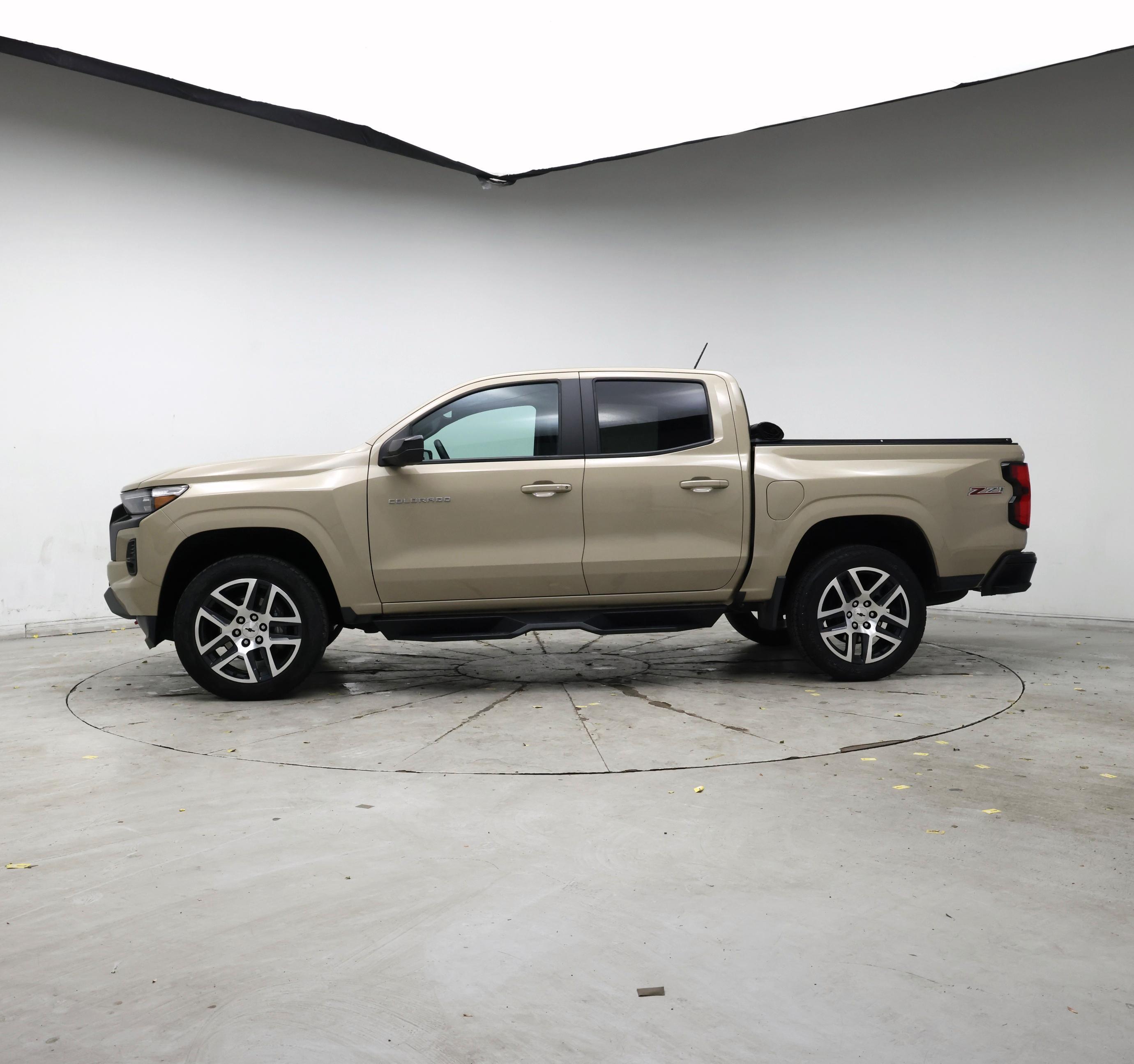 Thumbnail: 2023 Chevrolet Colorado - 3