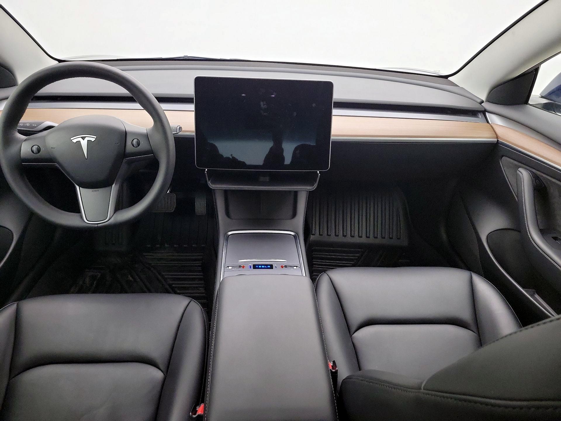 Thumbnail: 2023 Tesla Model 3 - 9