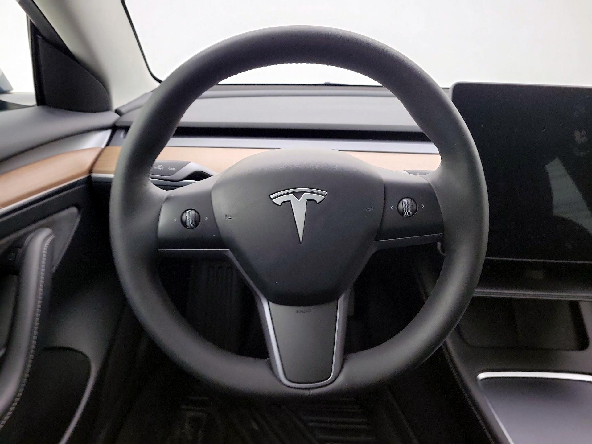 Thumbnail: 2023 Tesla Model 3 - 10