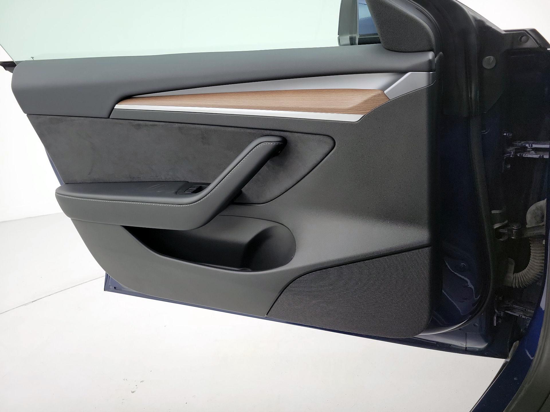 Thumbnail: 2023 Tesla Model 3 - 12