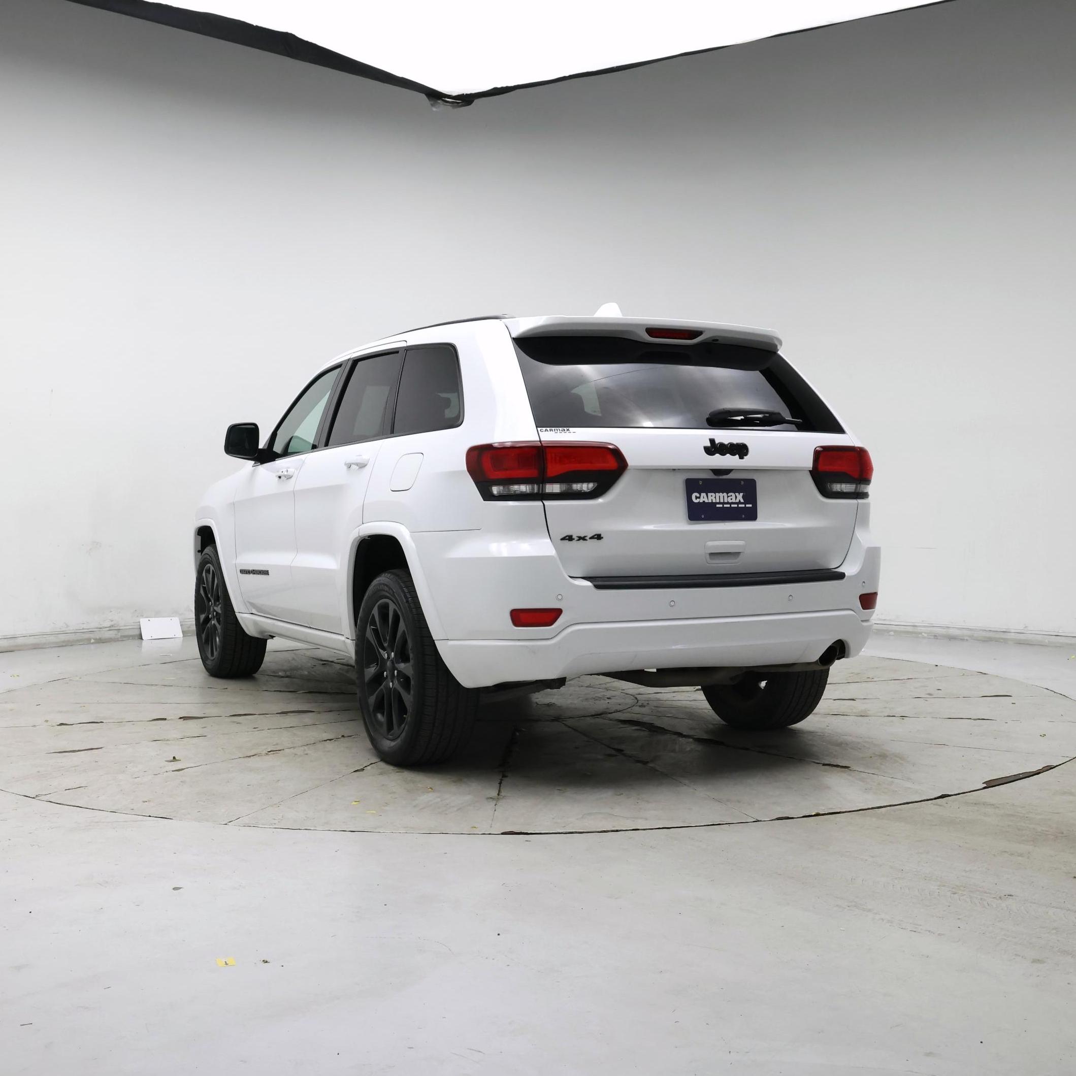 Thumbnail: 2018 Jeep Grand Cherokee - 2