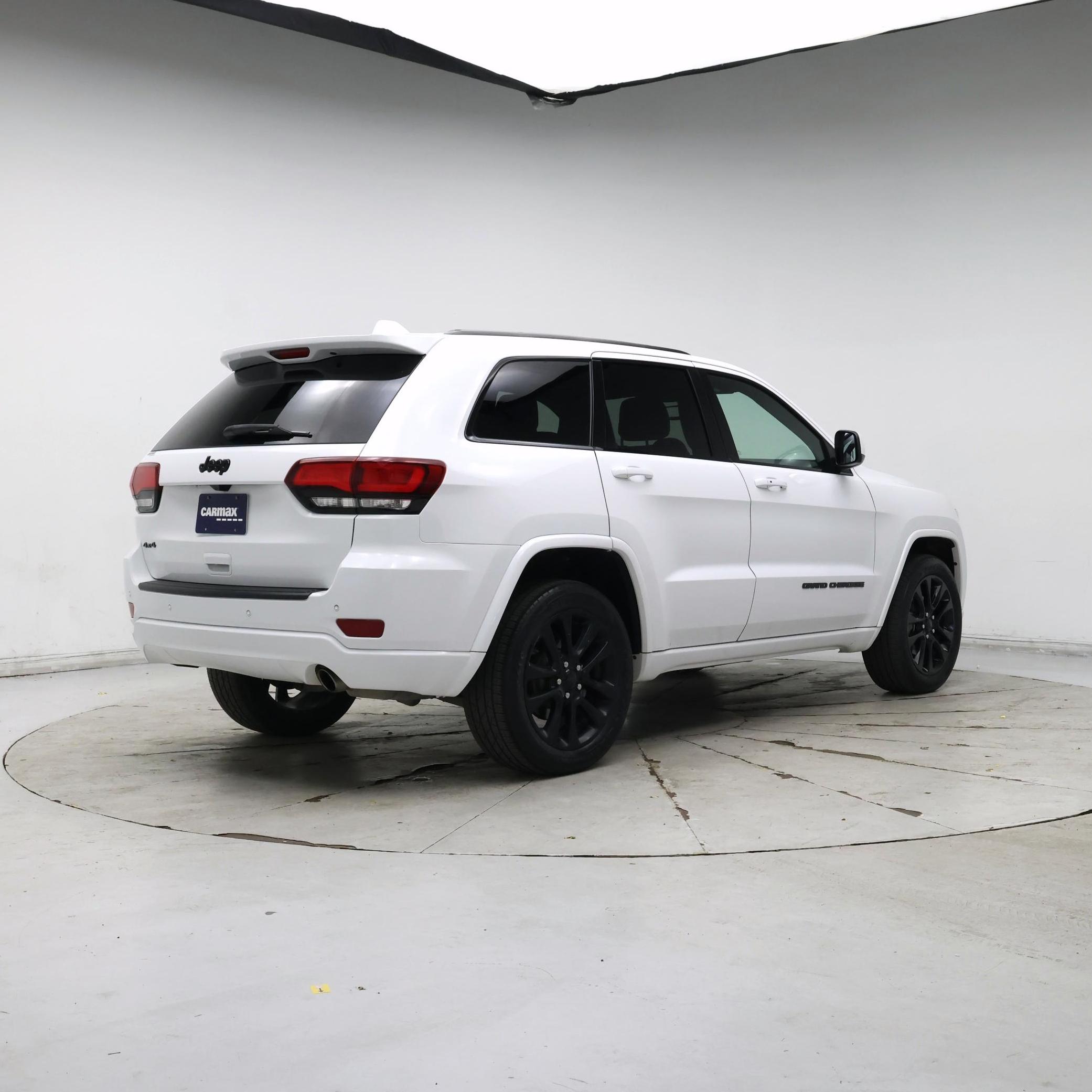 Thumbnail: 2018 Jeep Grand Cherokee - 8
