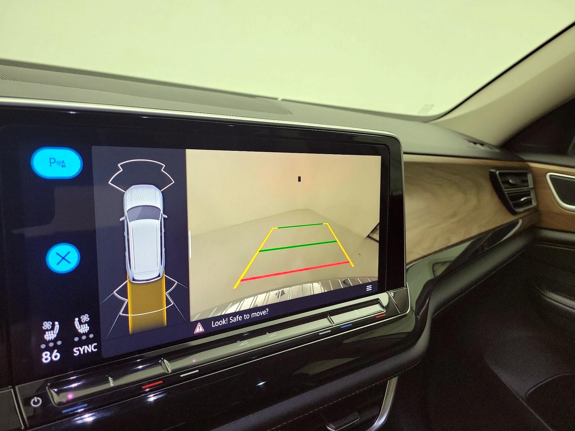 Thumbnail: 2024 Volkswagen Atlas - 14