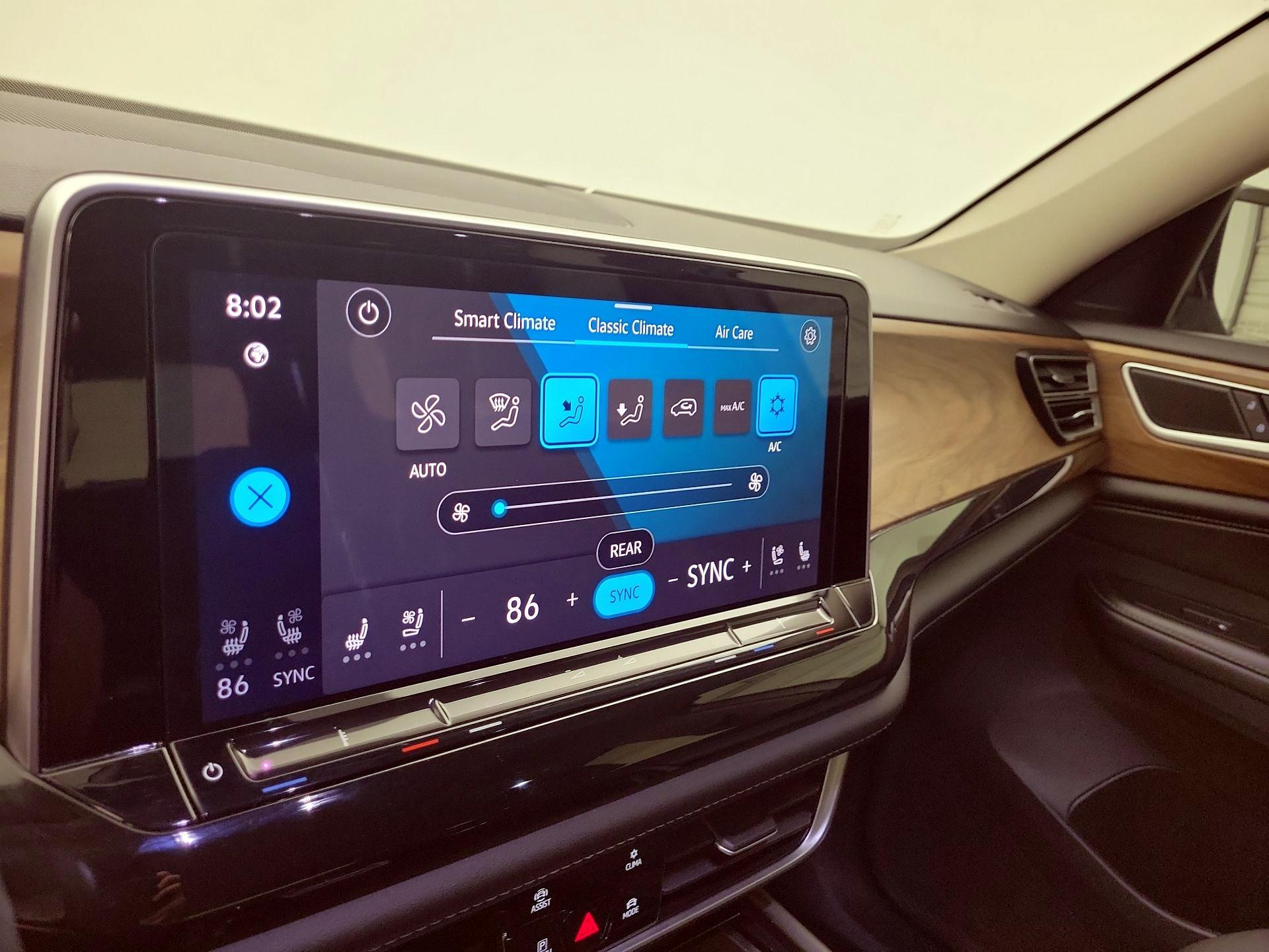 Thumbnail: 2024 Volkswagen Atlas - 16