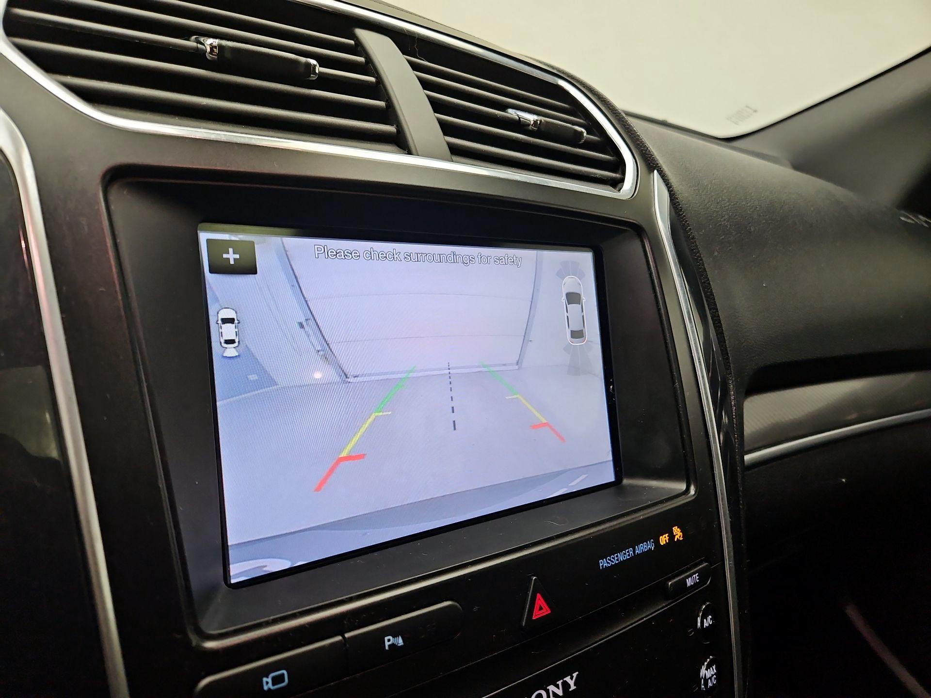 Thumbnail: 2019 Ford Explorer - 15