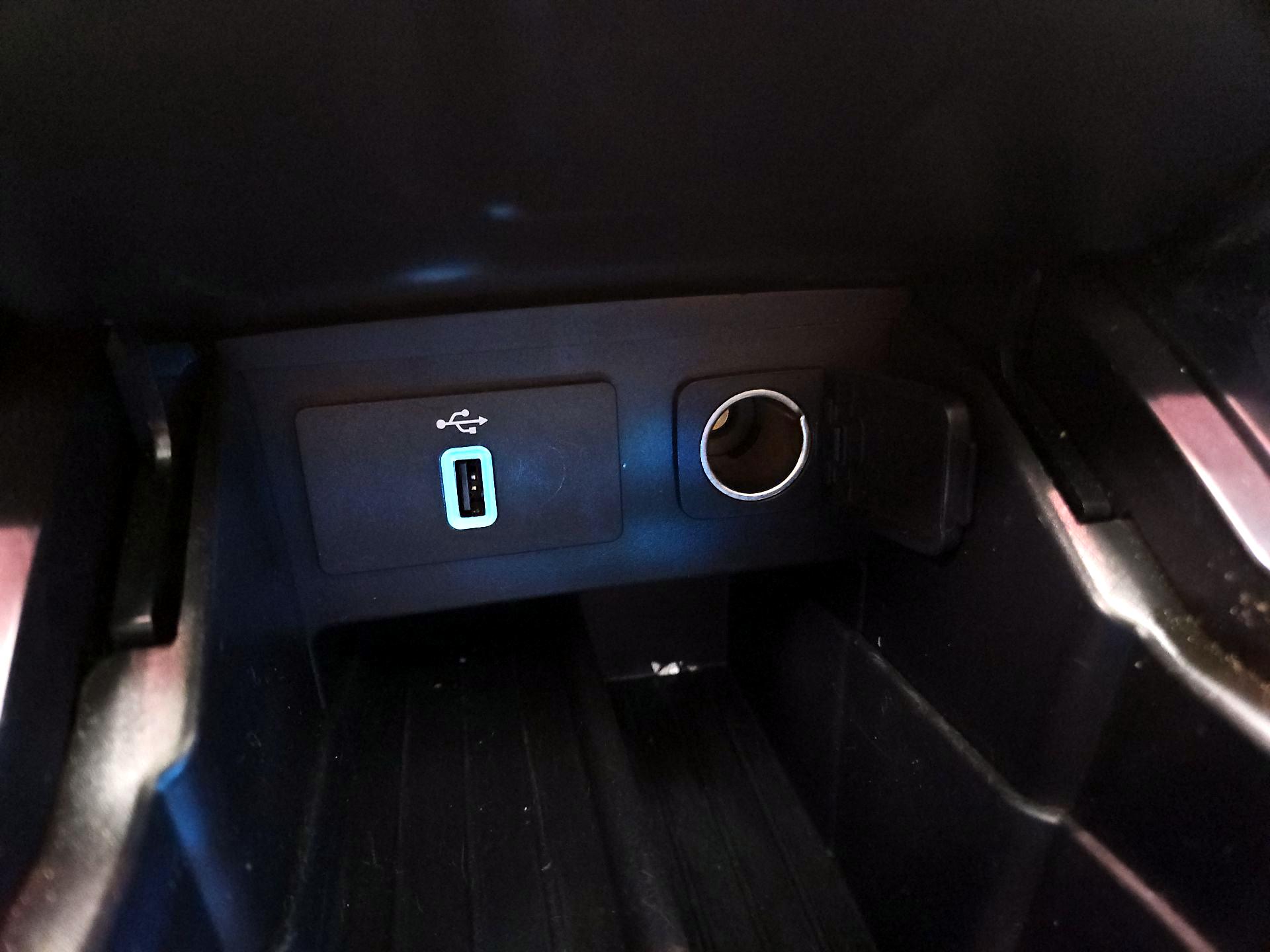 Thumbnail: 2019 Ford Explorer - 19